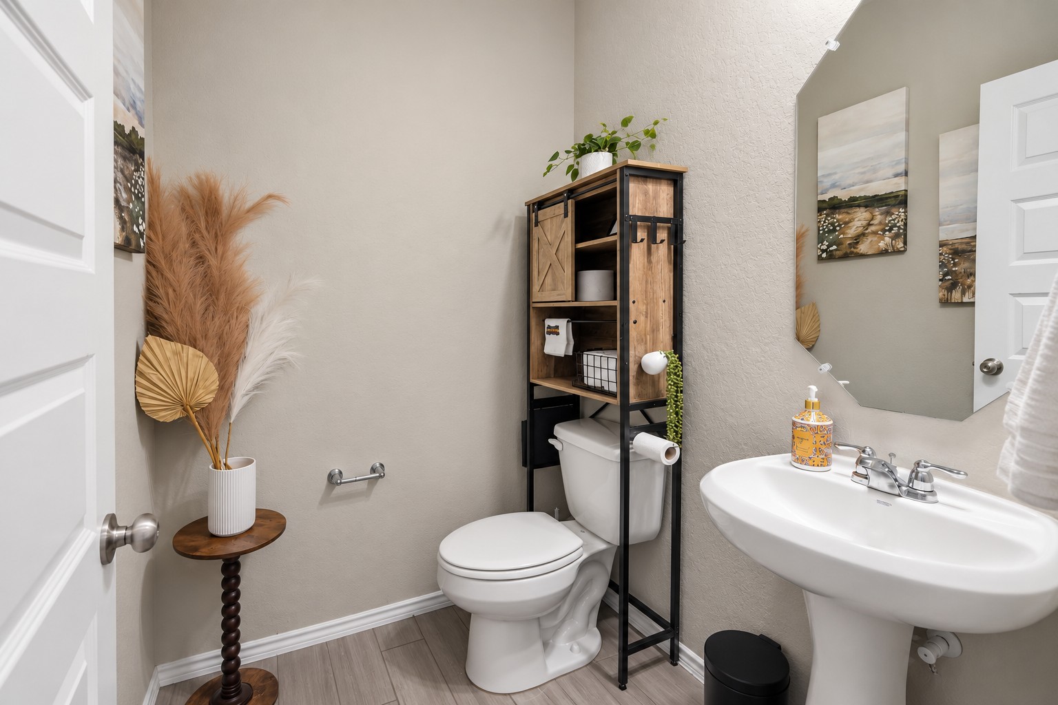 main property photo 16
