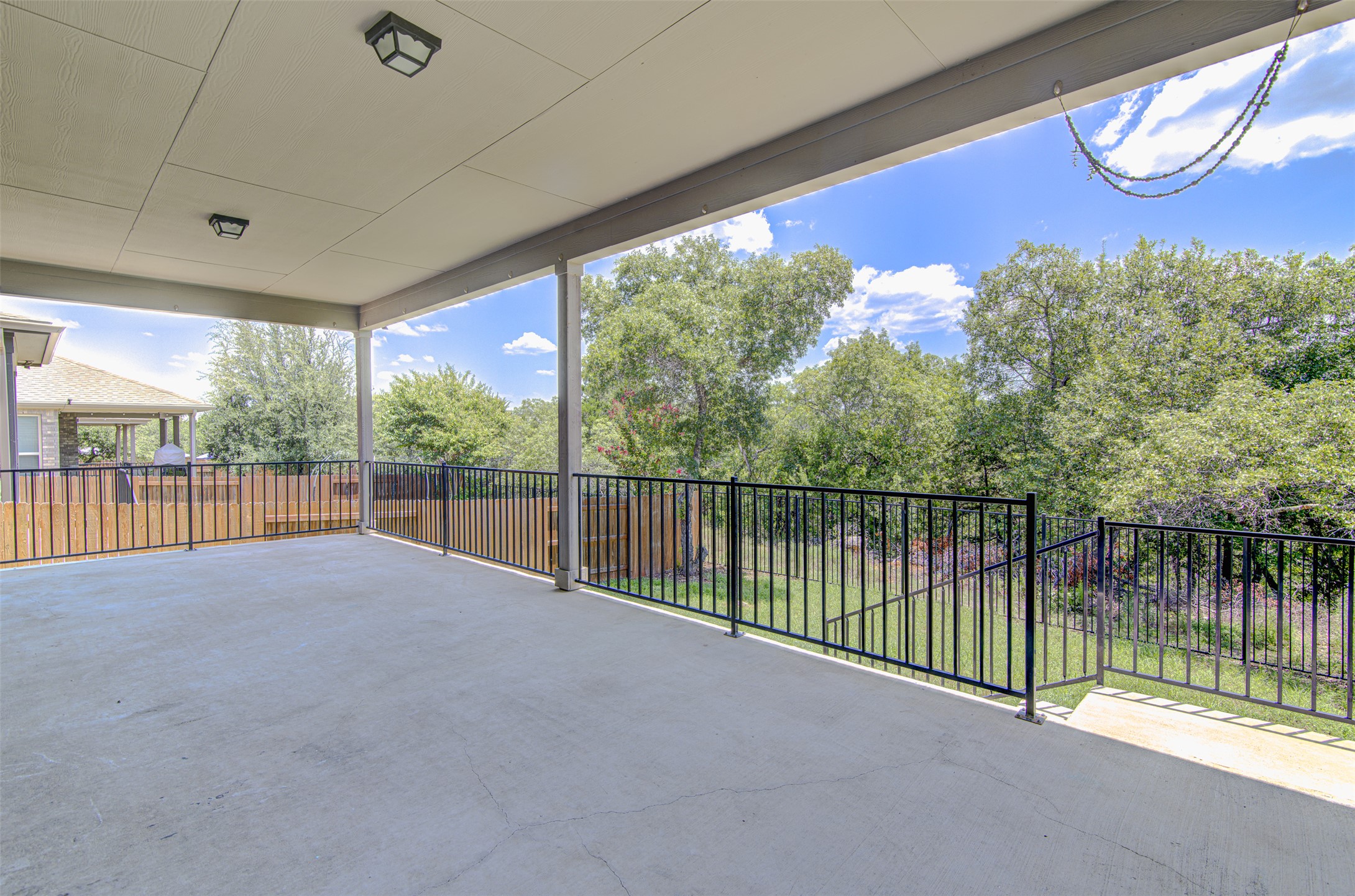 main property photo 27