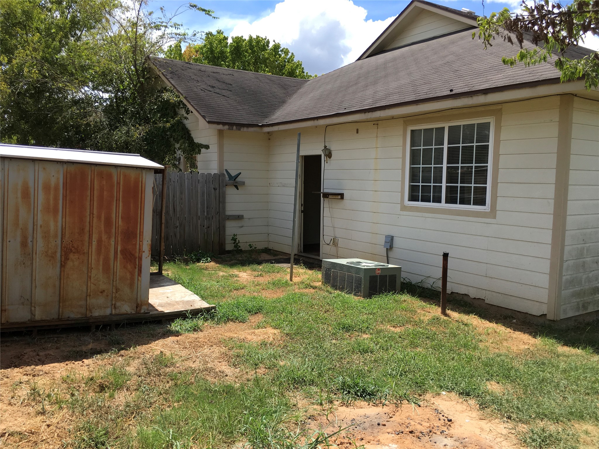 main property photo 9