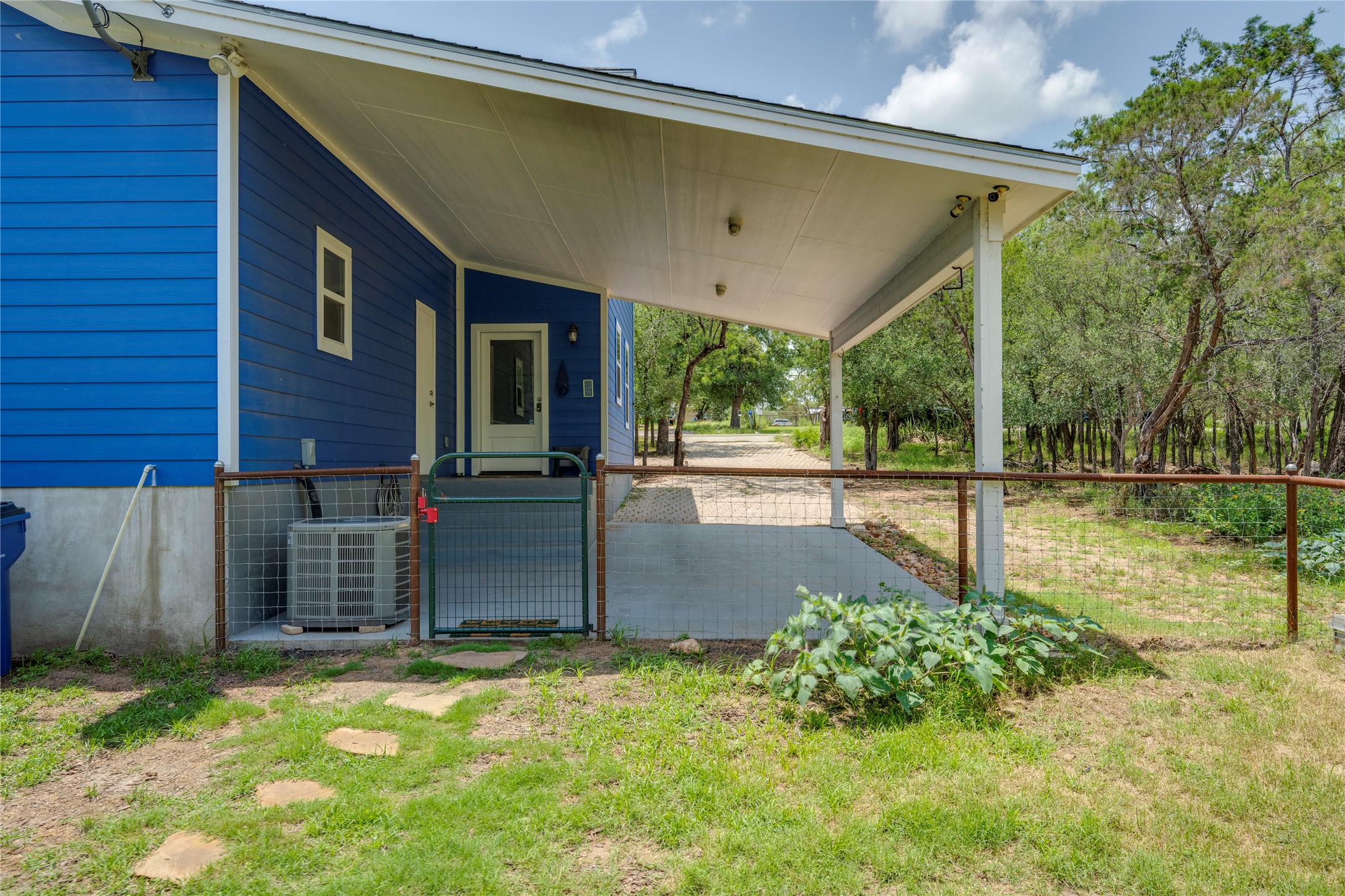 main property photo 20