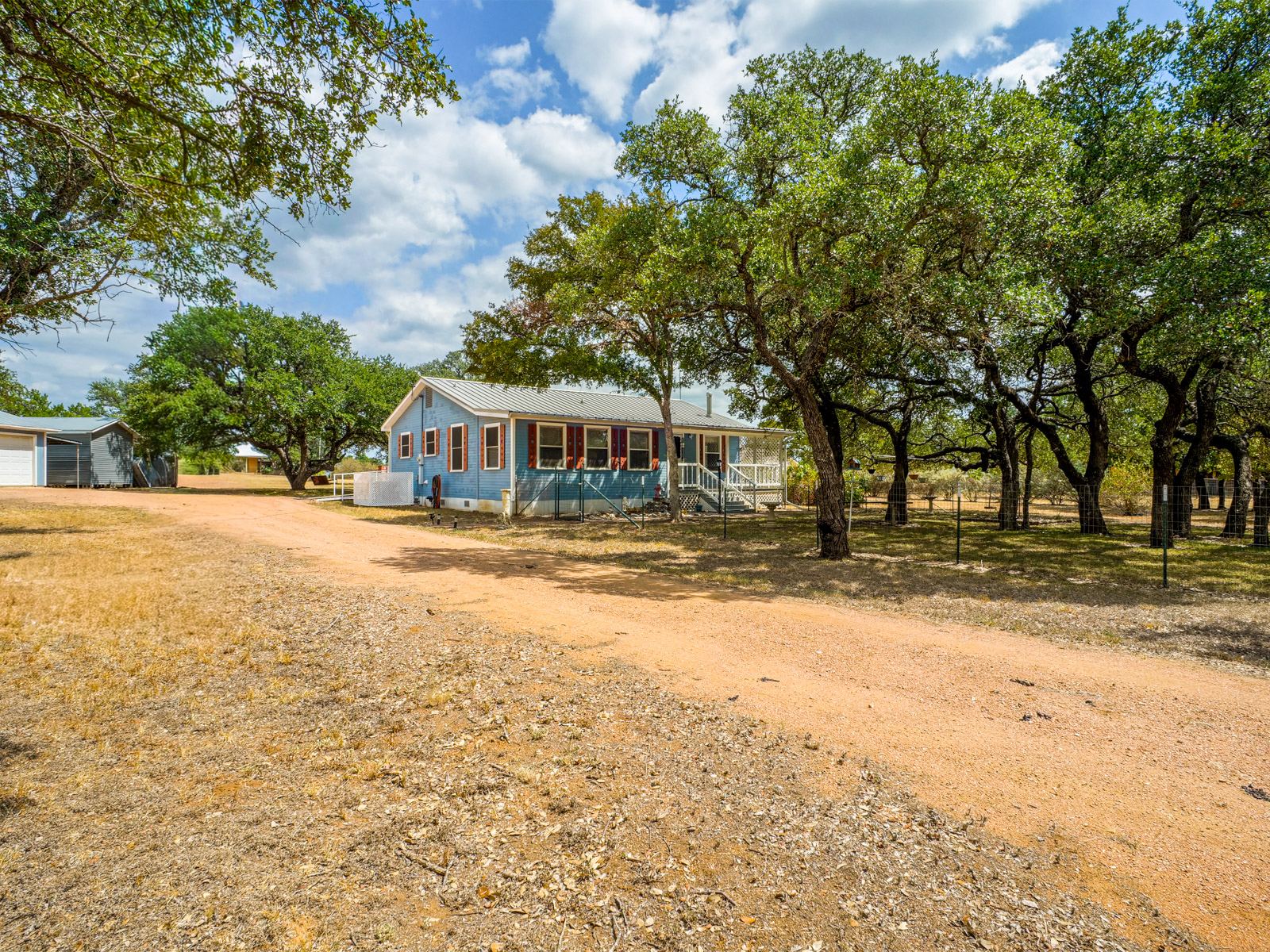 main property photo 30