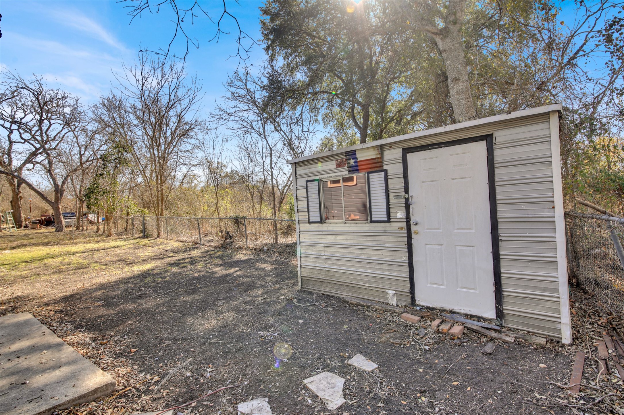 main property photo 19