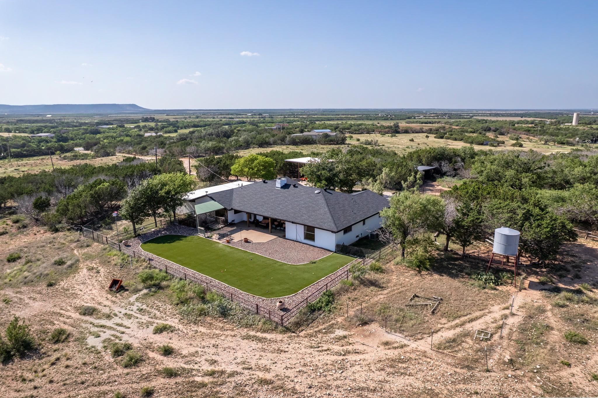 main property photo 10