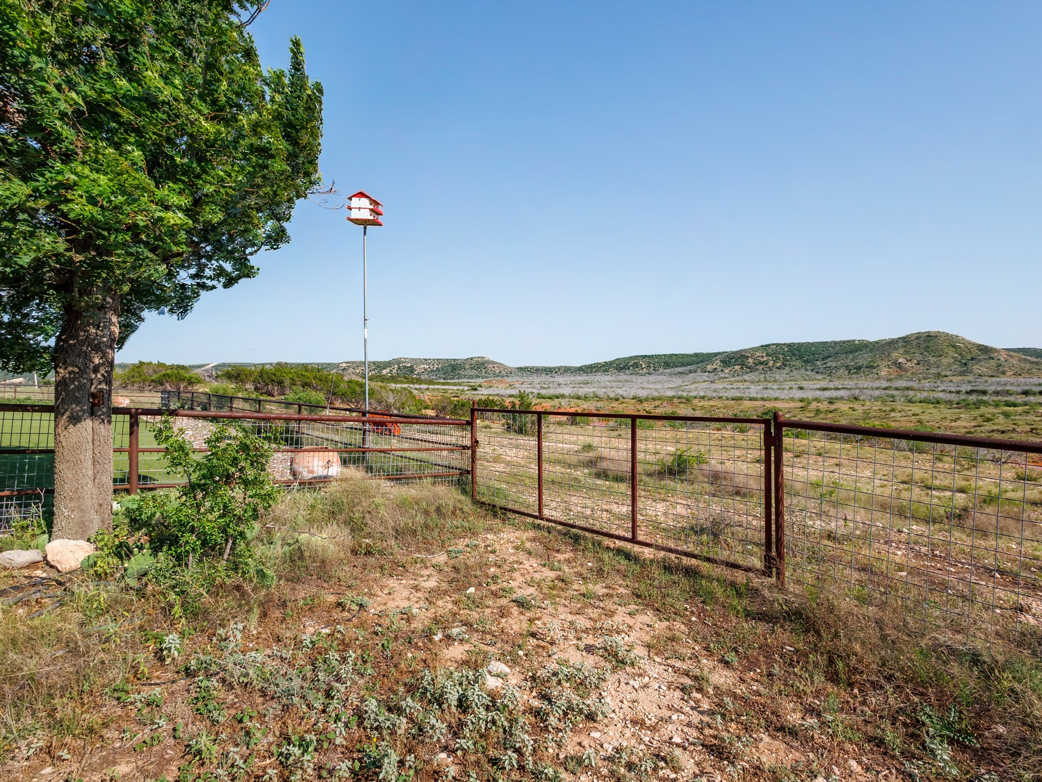 main property photo 8