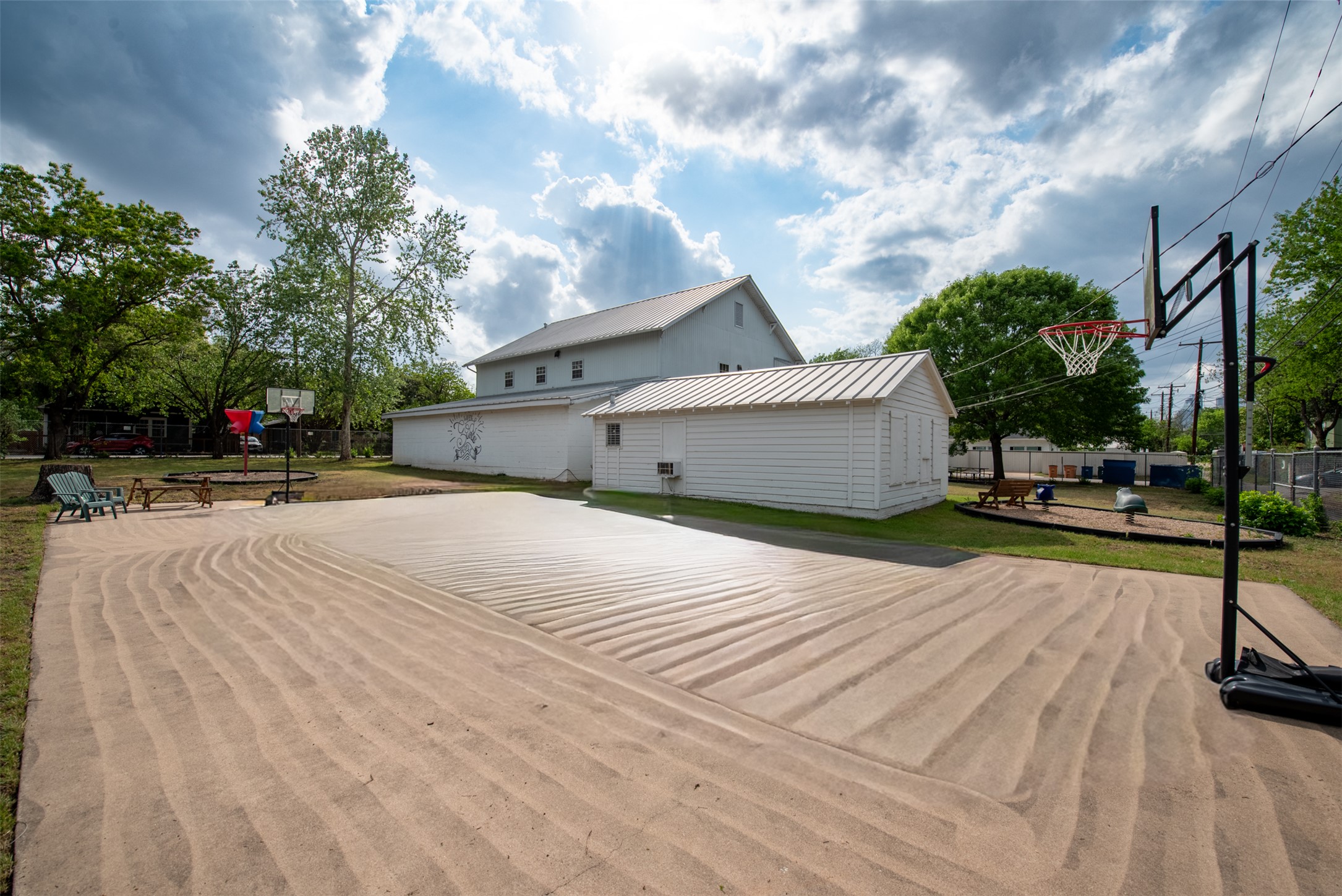 main property photo 4