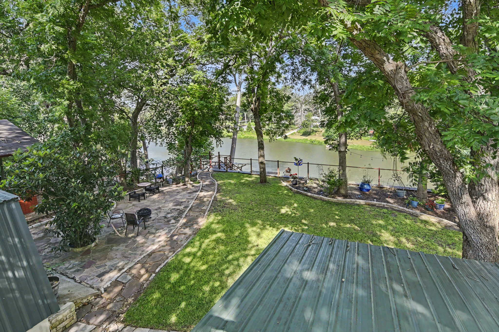 main property photo 22