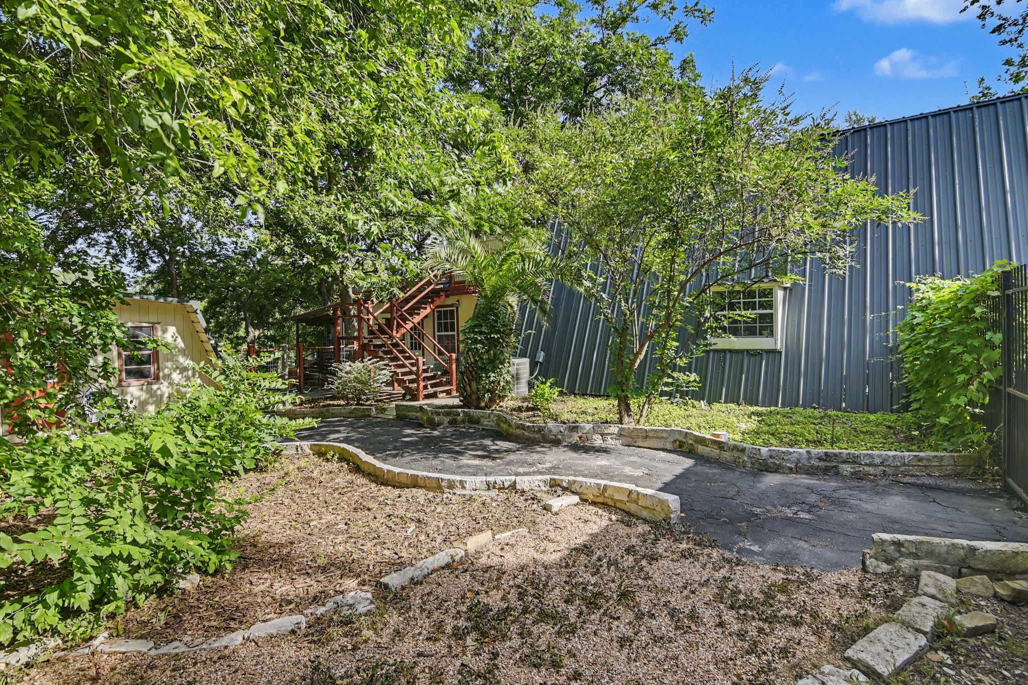 main property photo 24