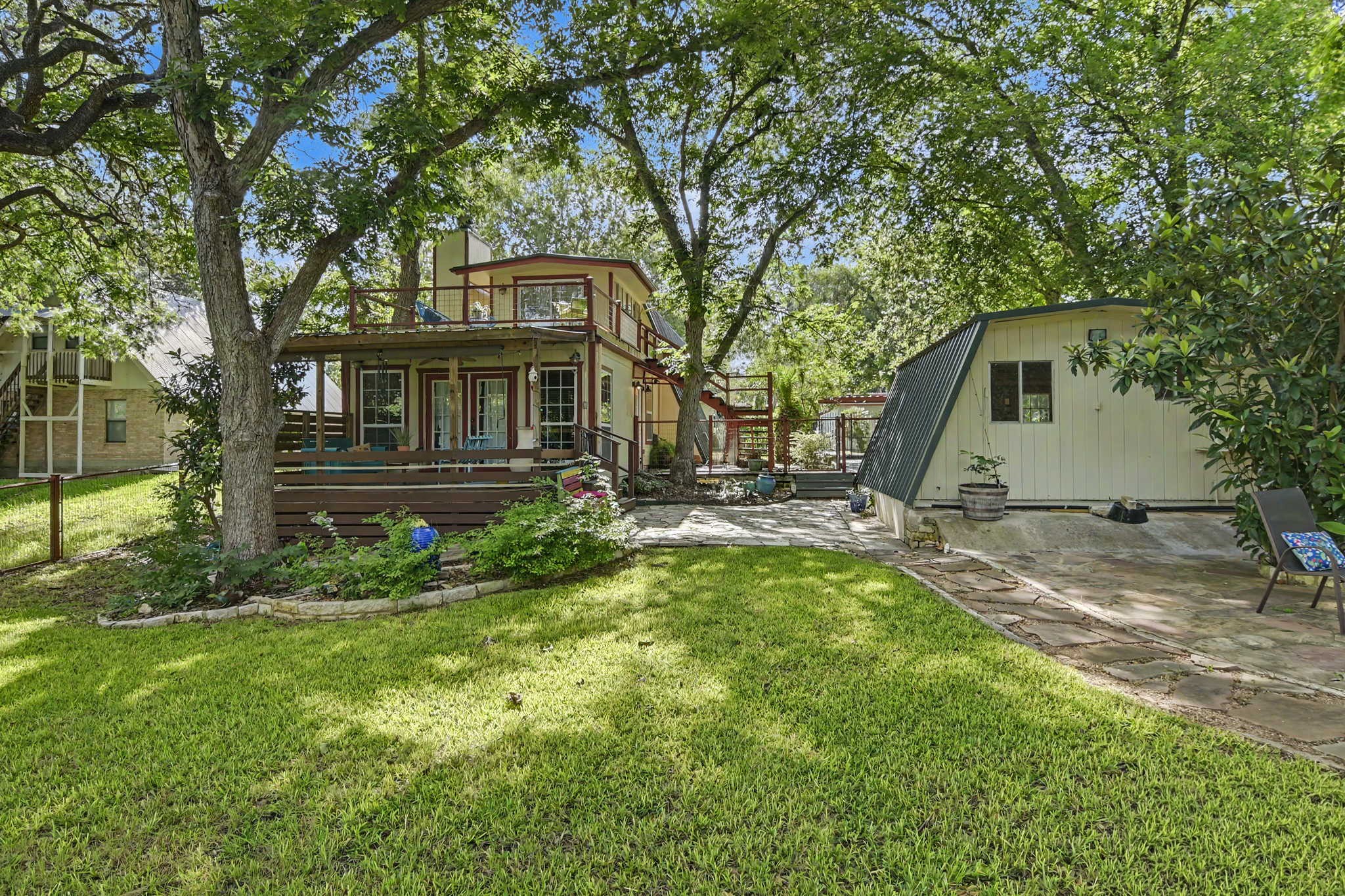 main property photo 28