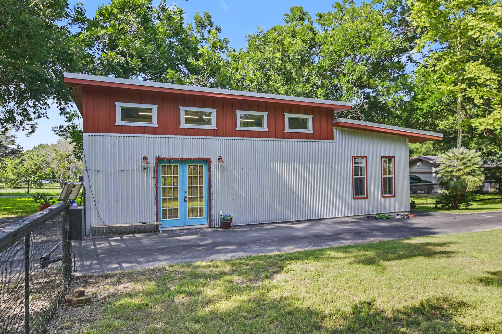 main property photo 34
