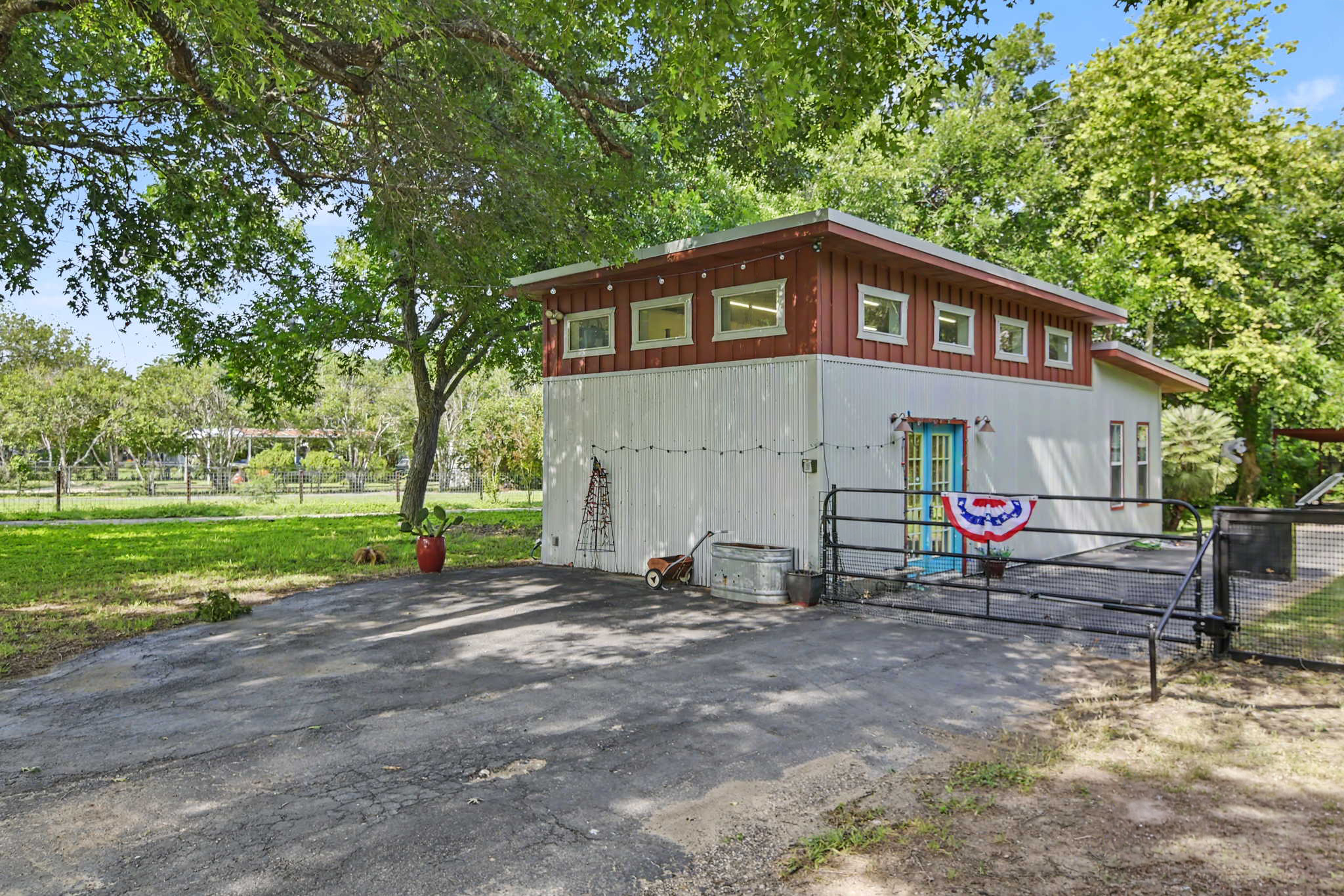 main property photo 35