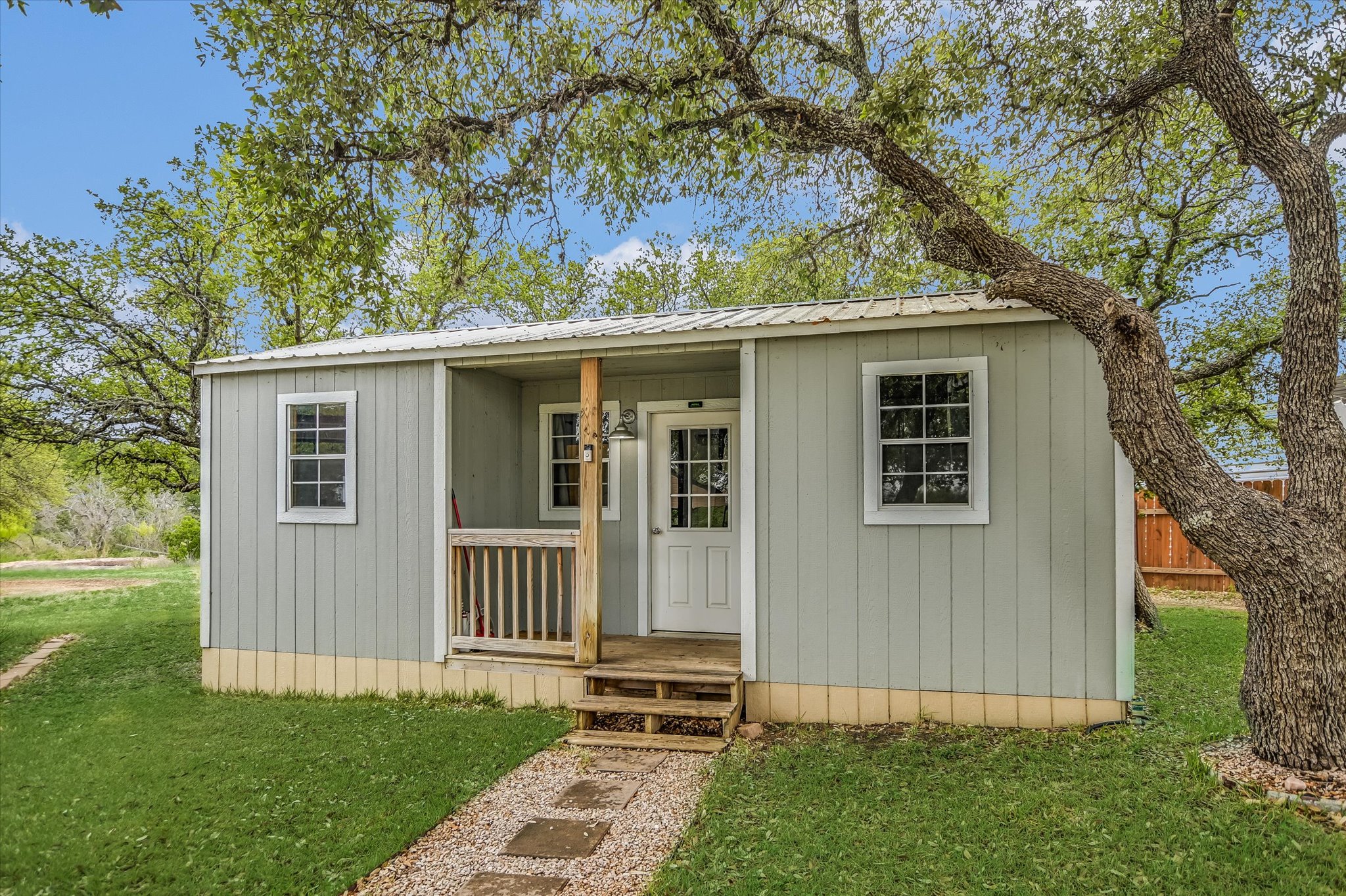 main property photo 18