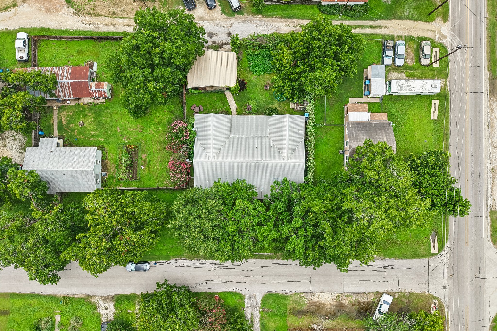 main property photo 30