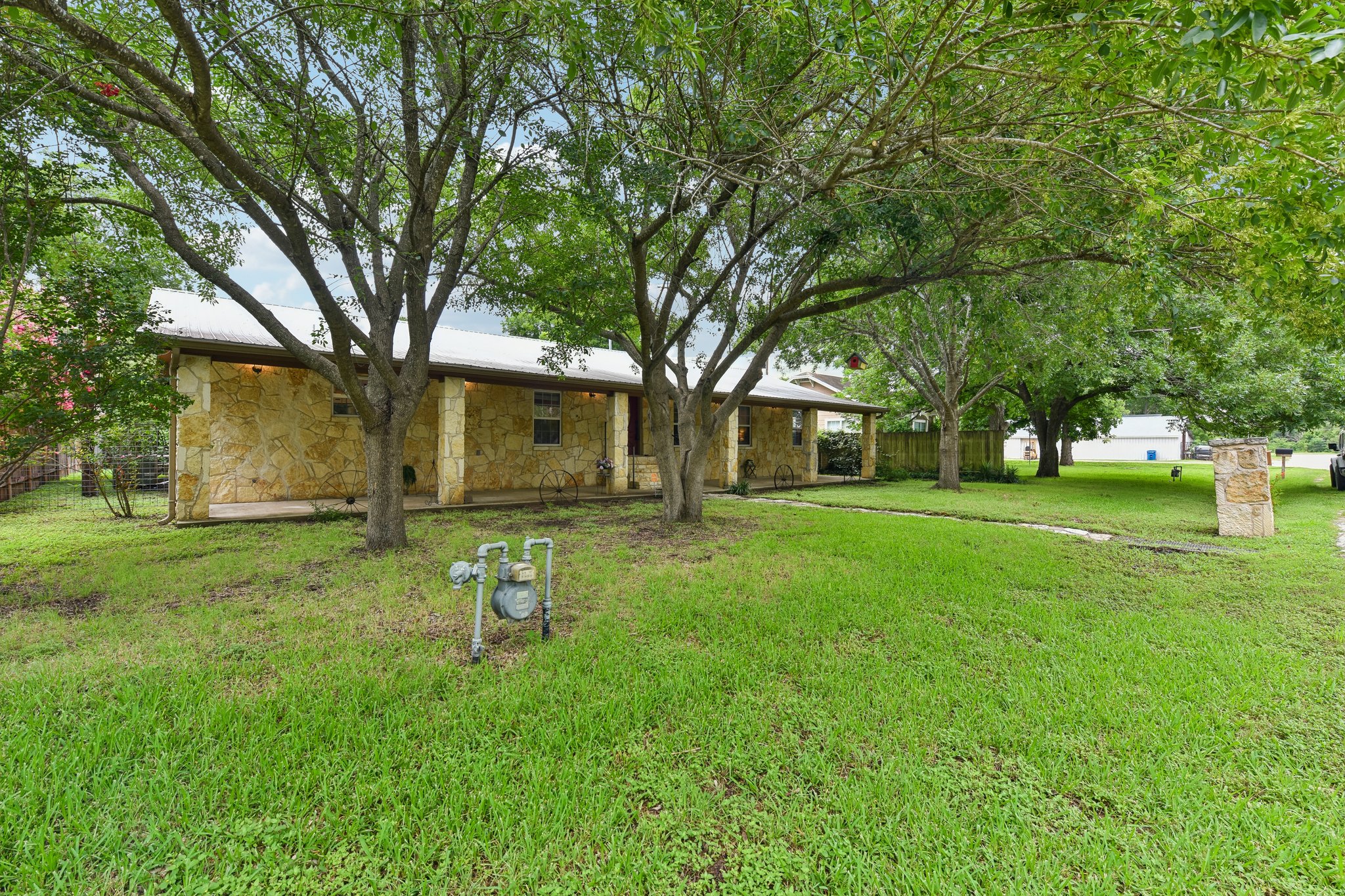 main property photo 33