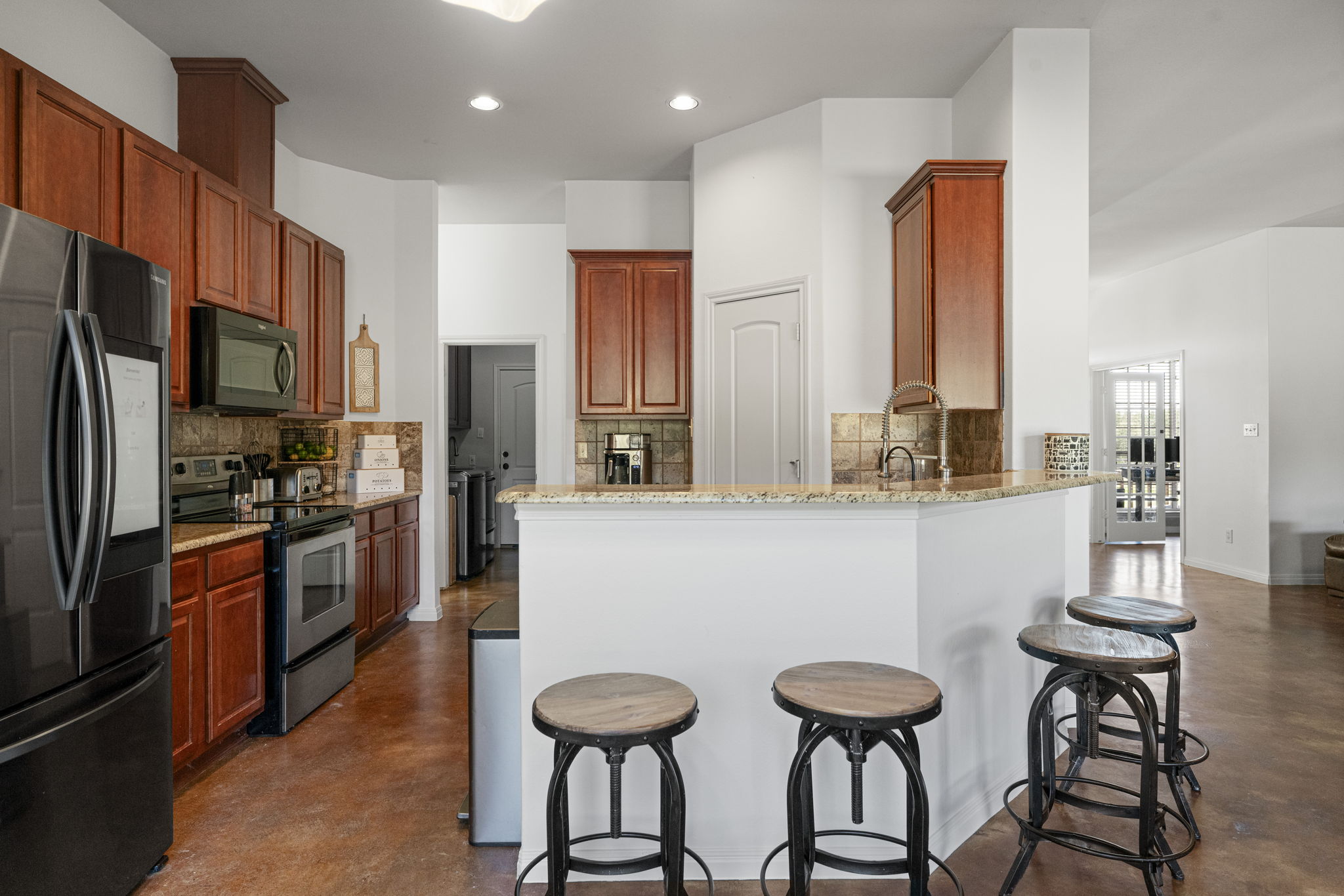 main property photo 14