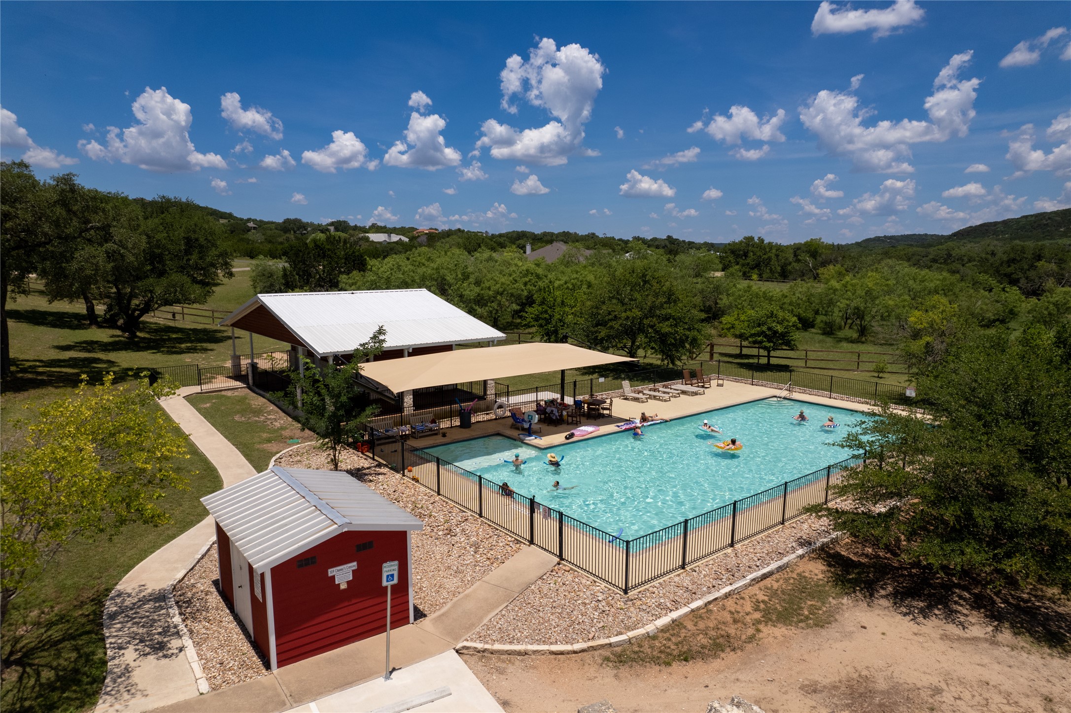 main property photo 30