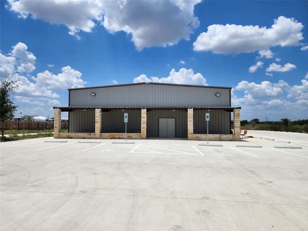 main property photo 4