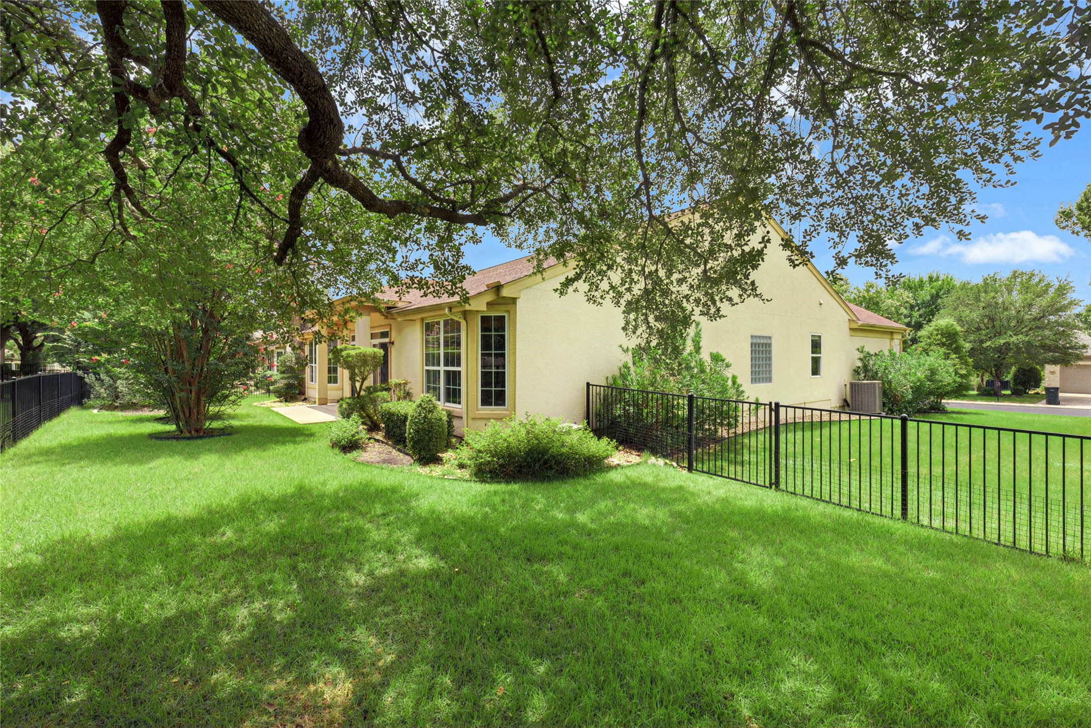 main property photo 34