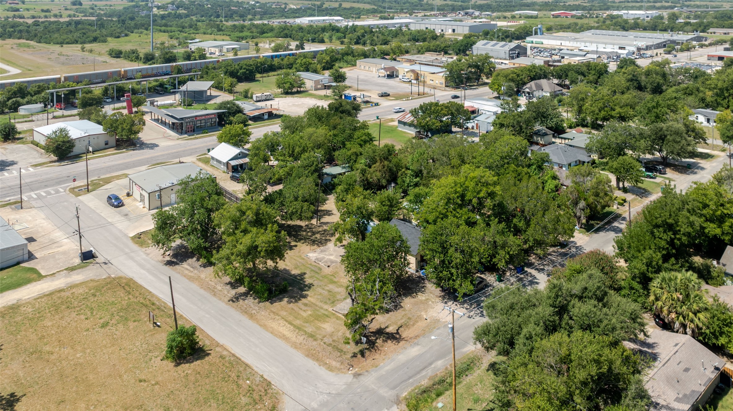 main property photo 4