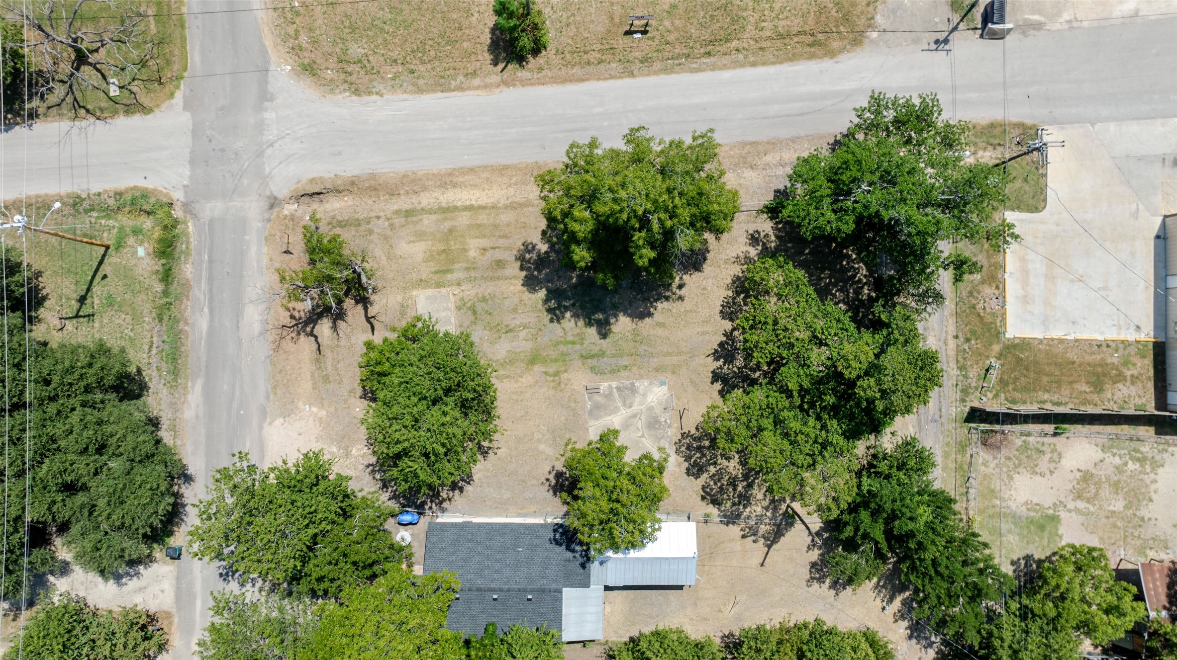 main property photo 8