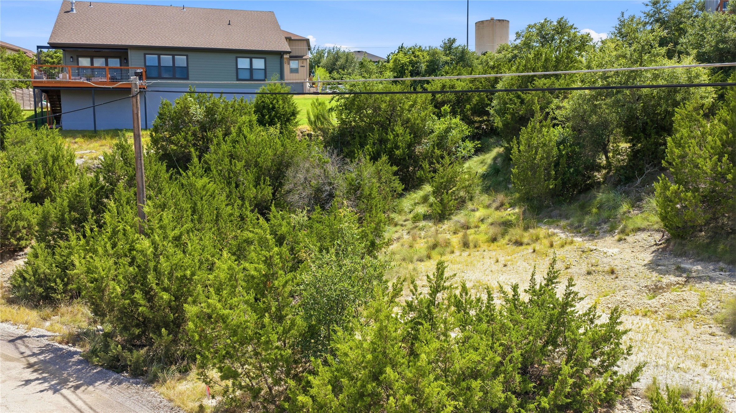 main property photo 8