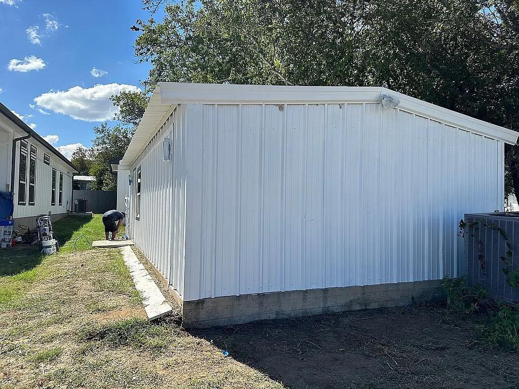 main property photo 31