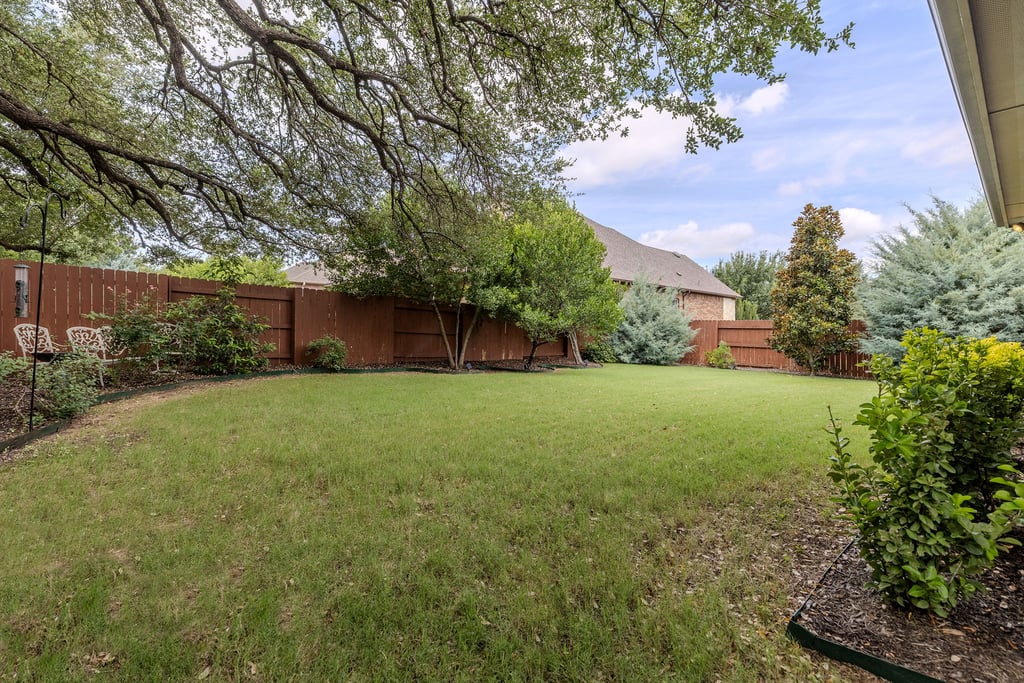 main property photo 25