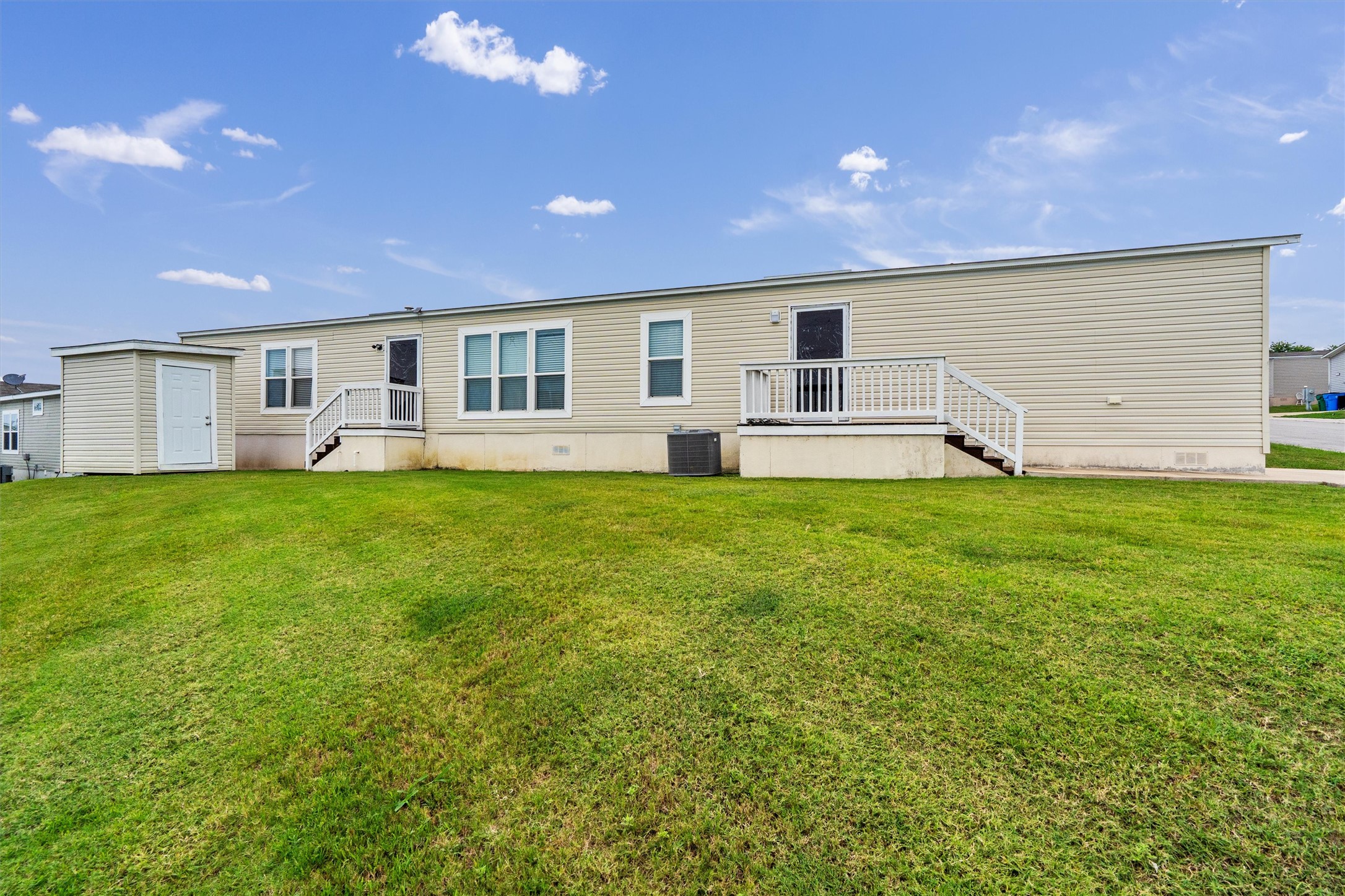 main property photo 23