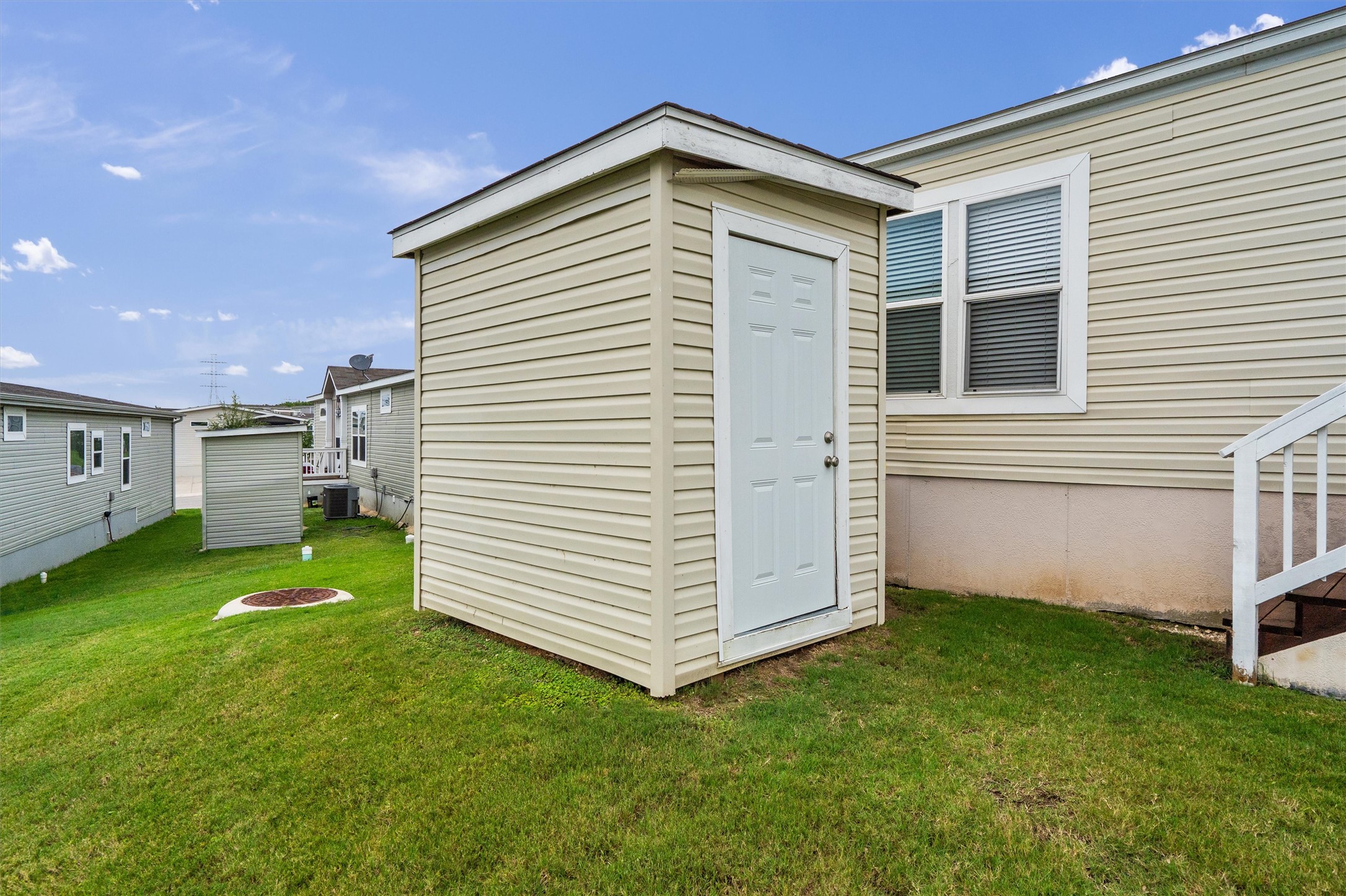 main property photo 25