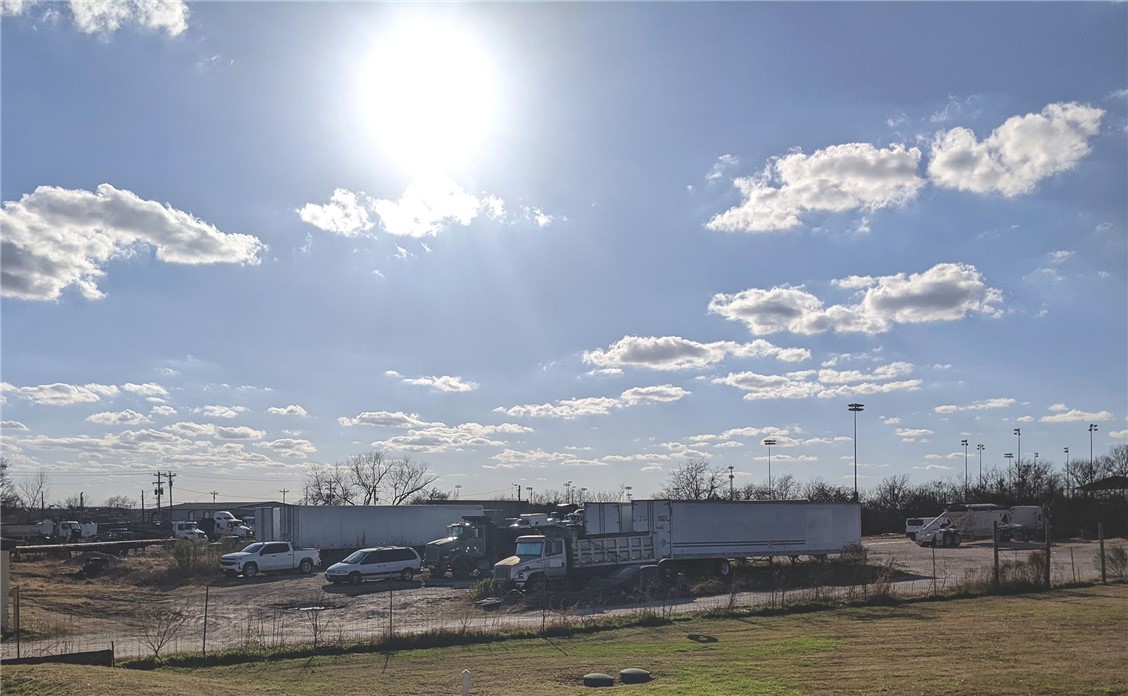 main property photo 8