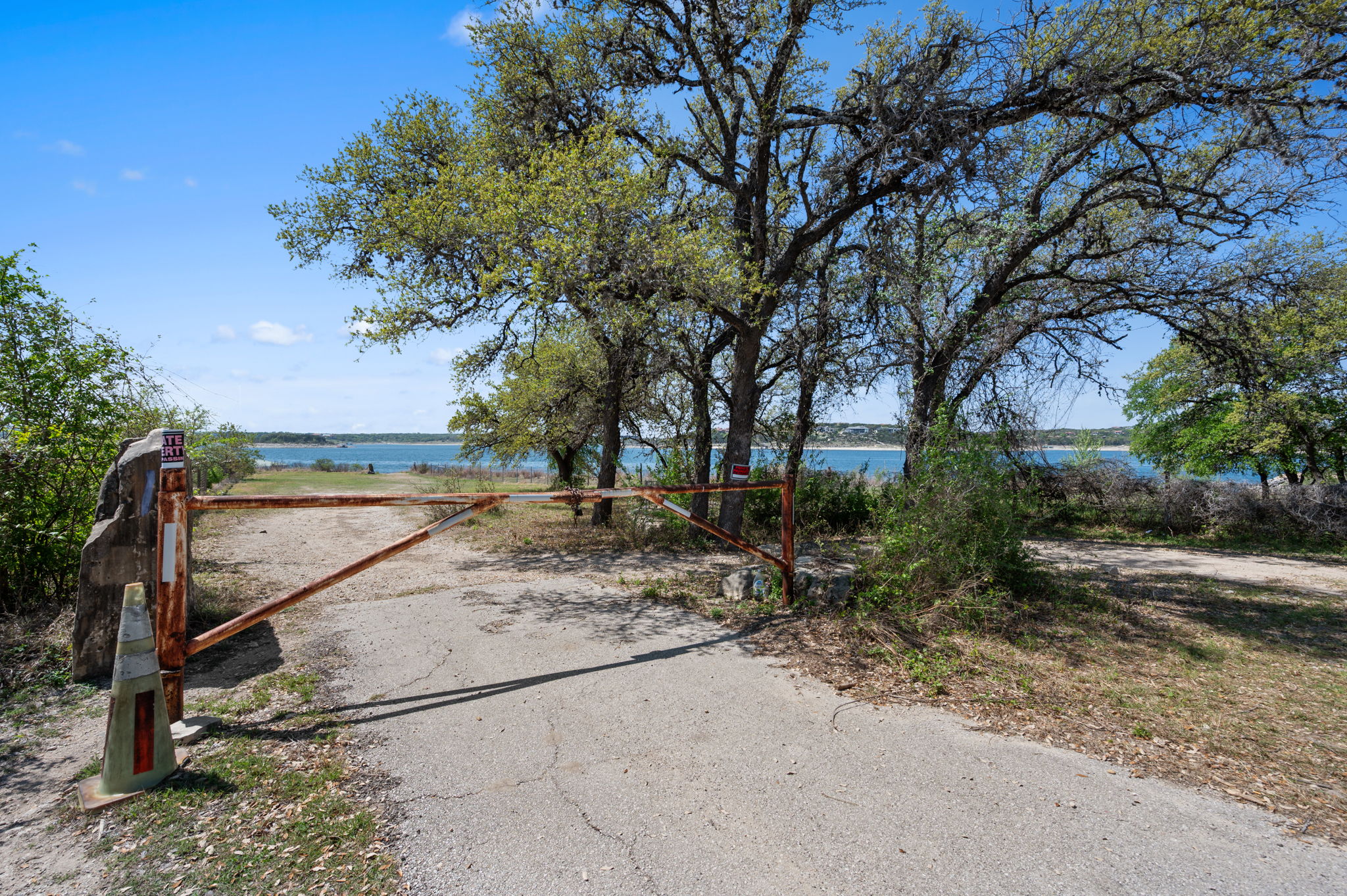 main property photo 33
