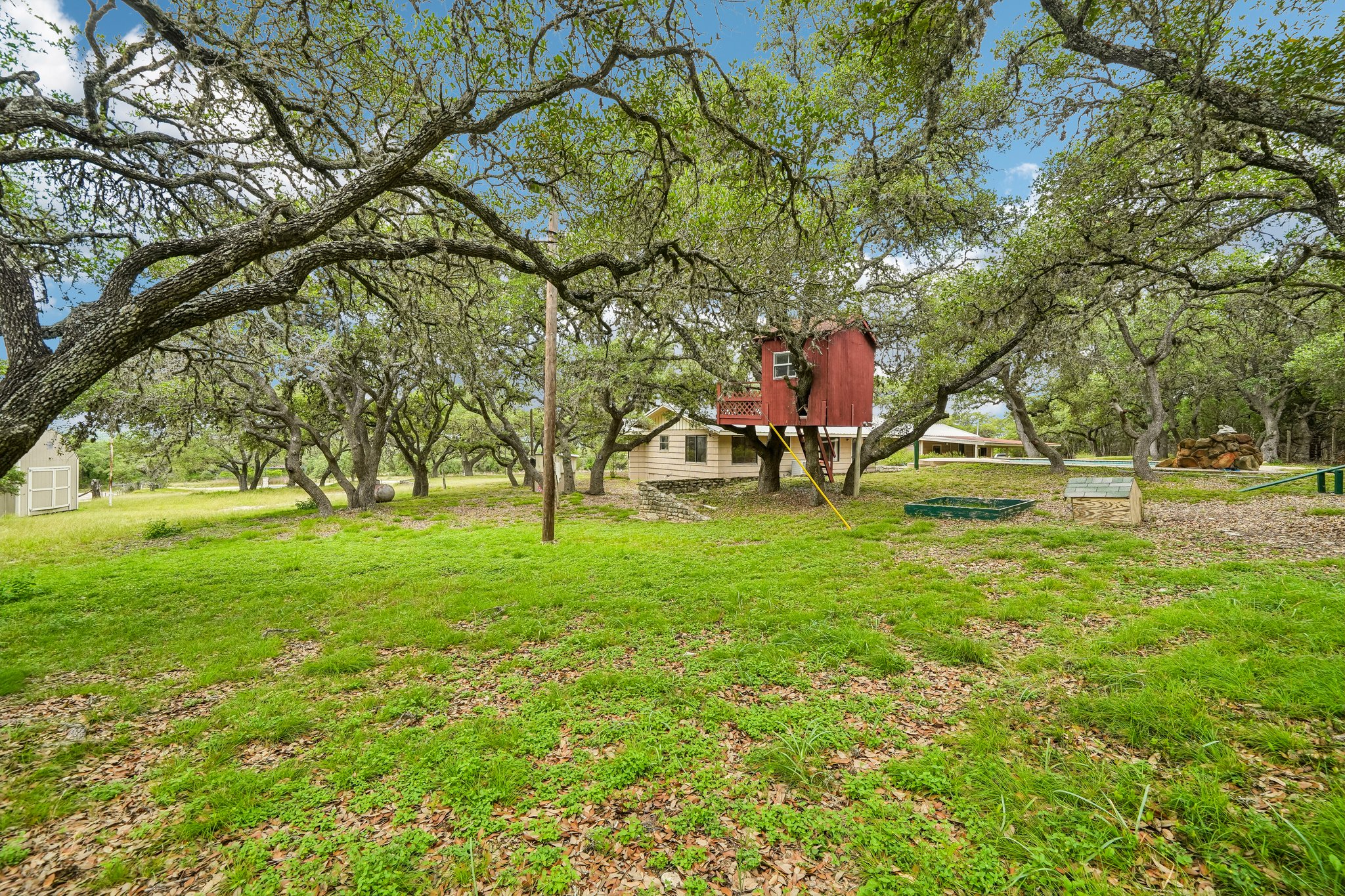 main property photo 20