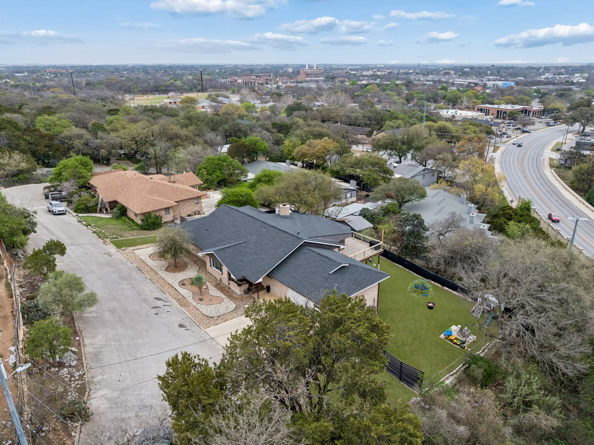 main property photo 29