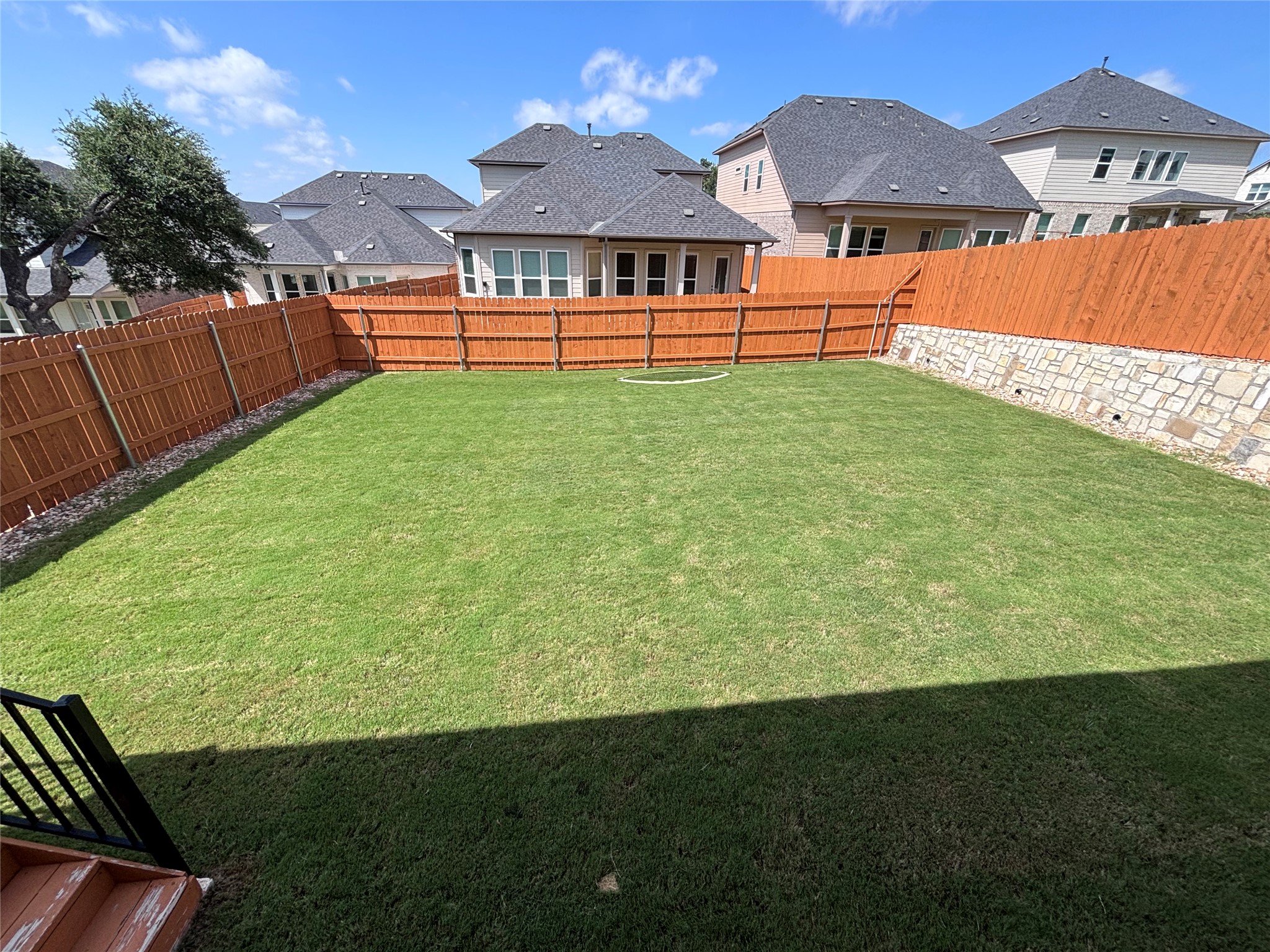 main property photo 30