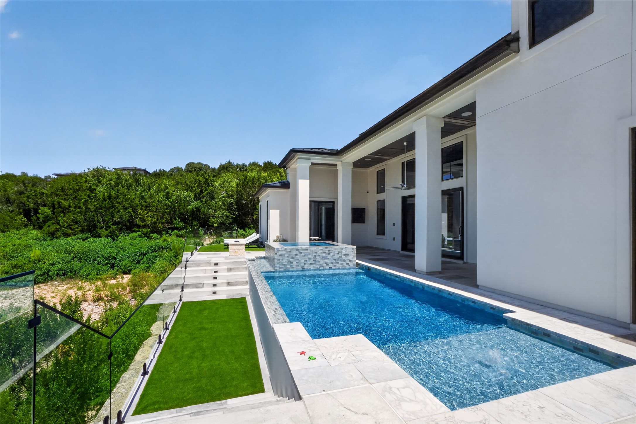 main property photo 26
