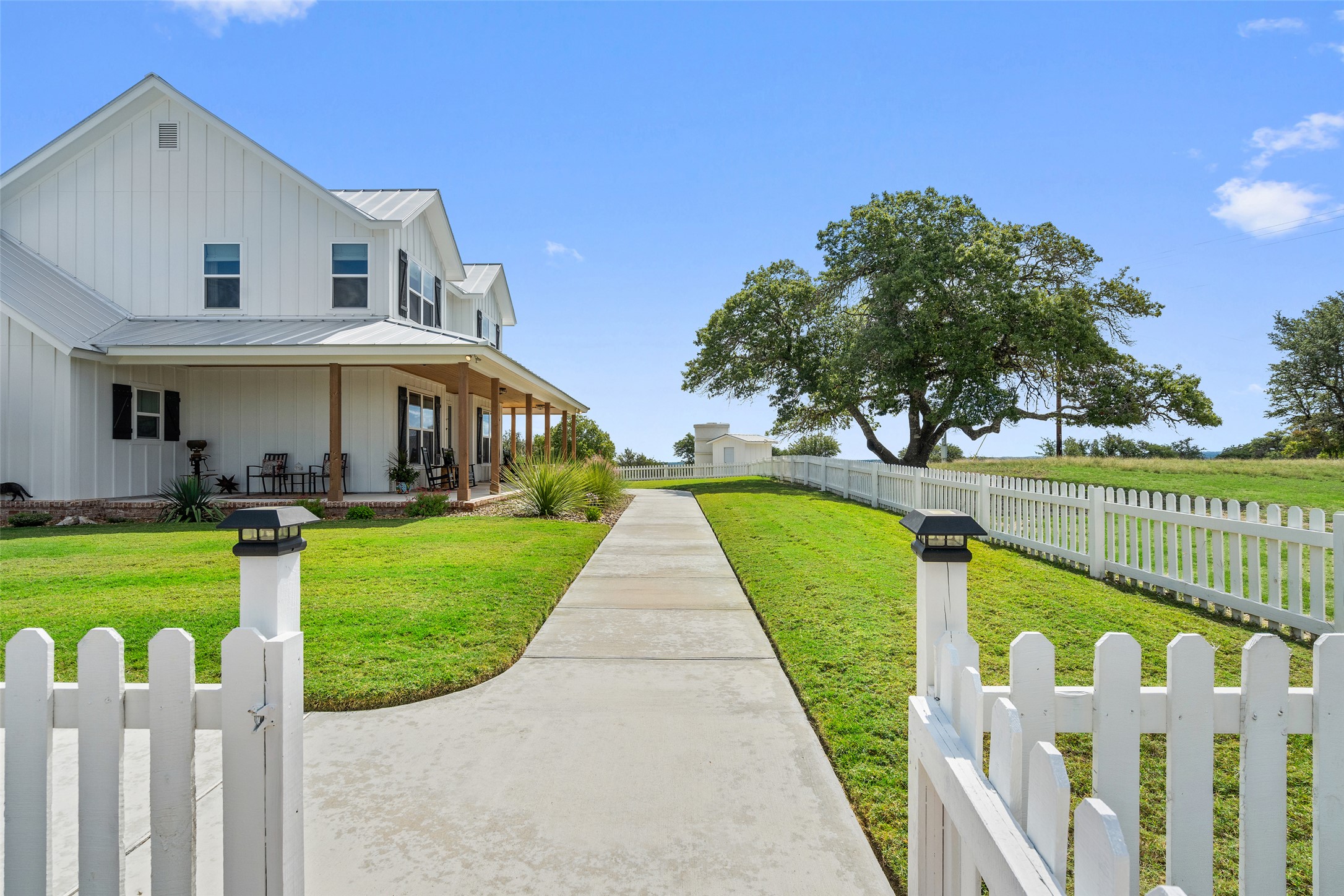 main property photo 14