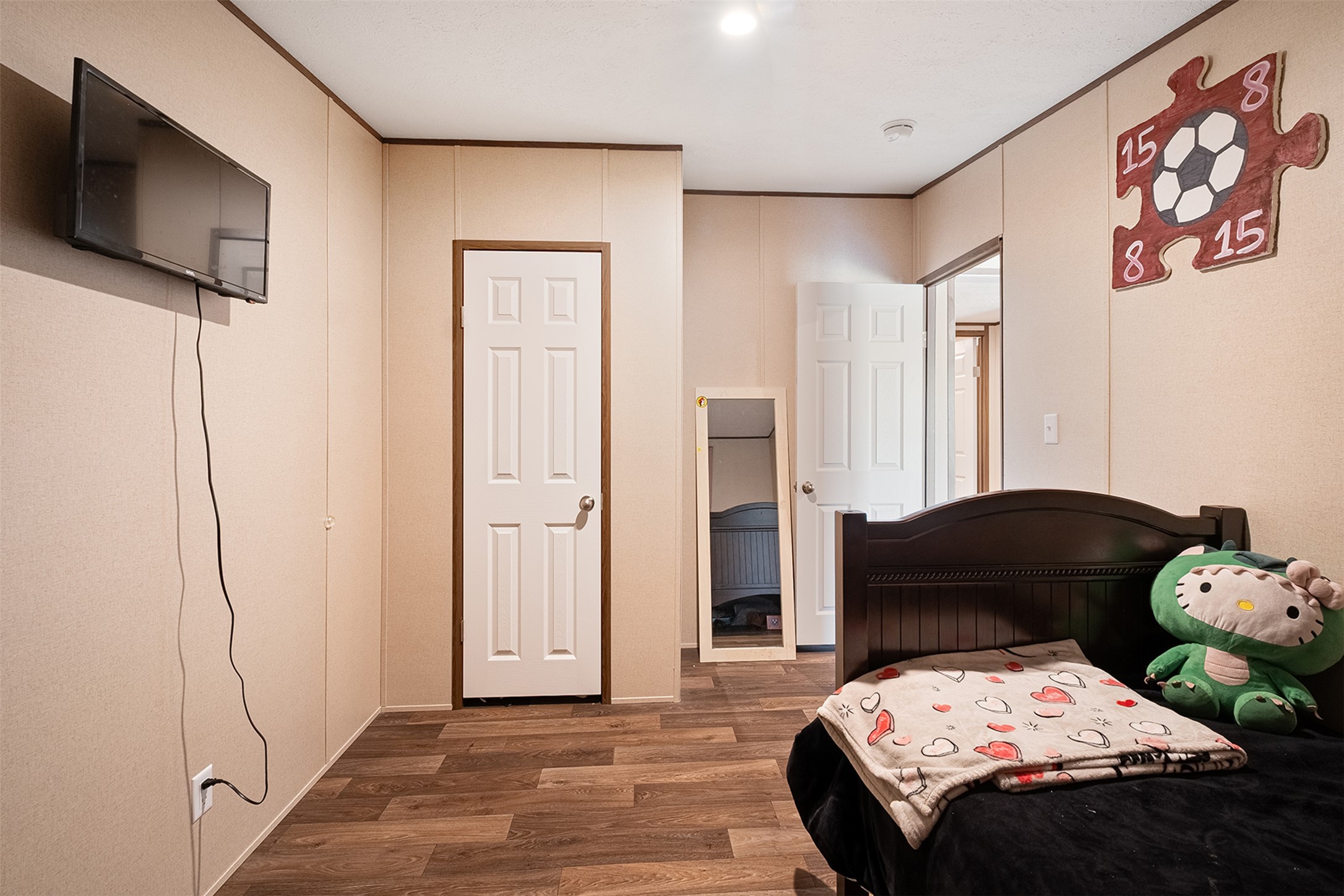 main property photo 14