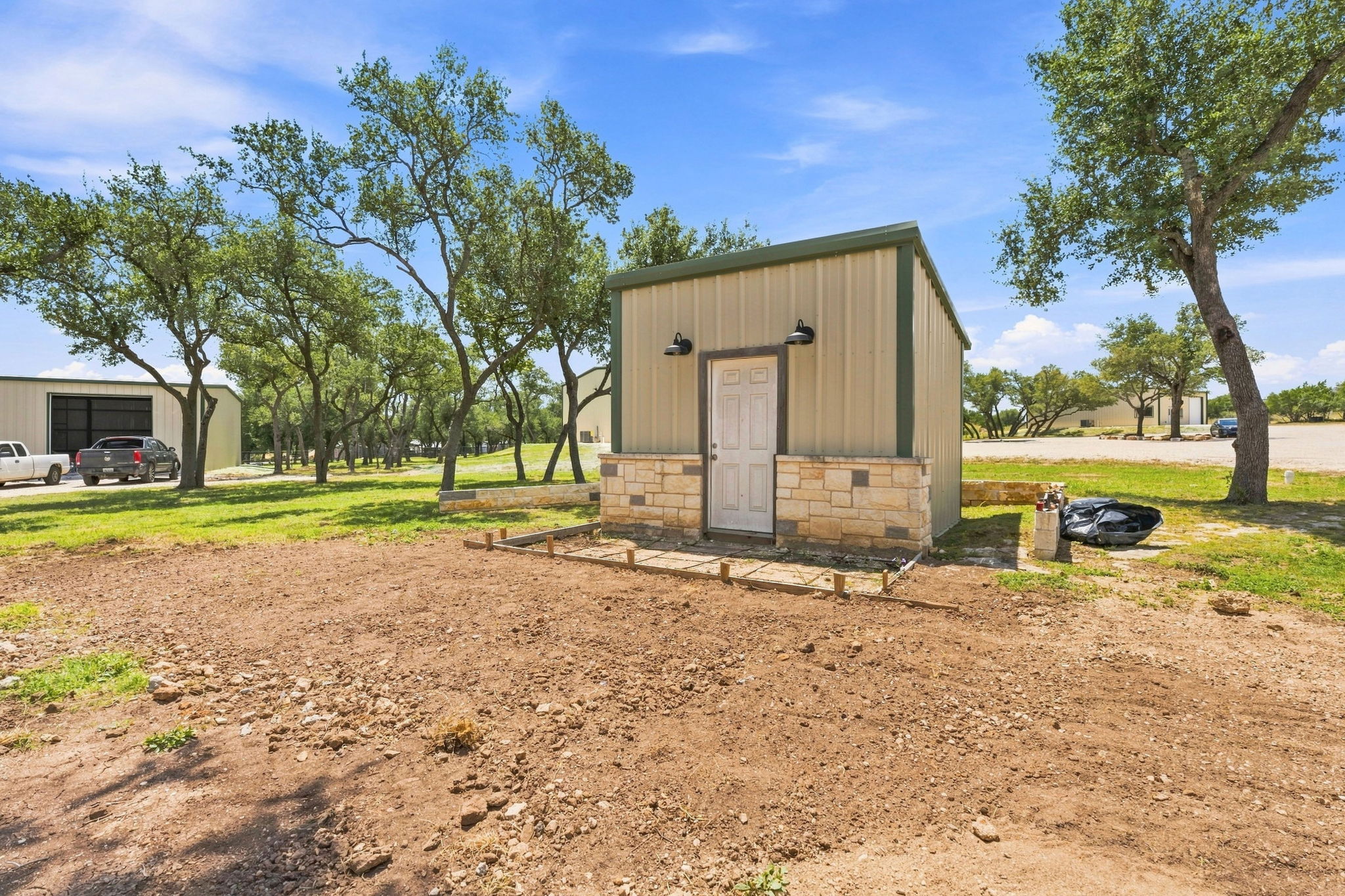 main property photo 17