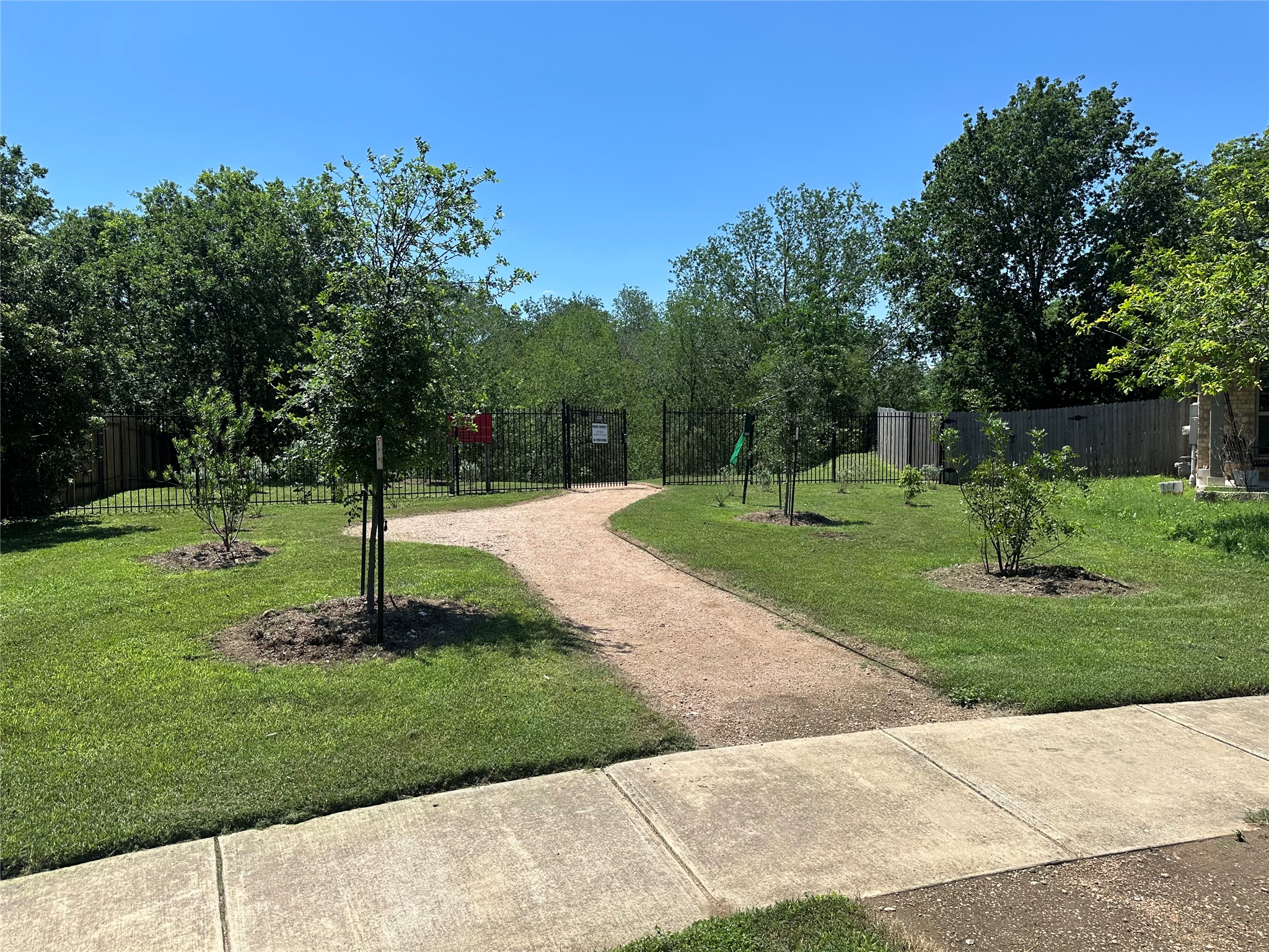 main property photo 23
