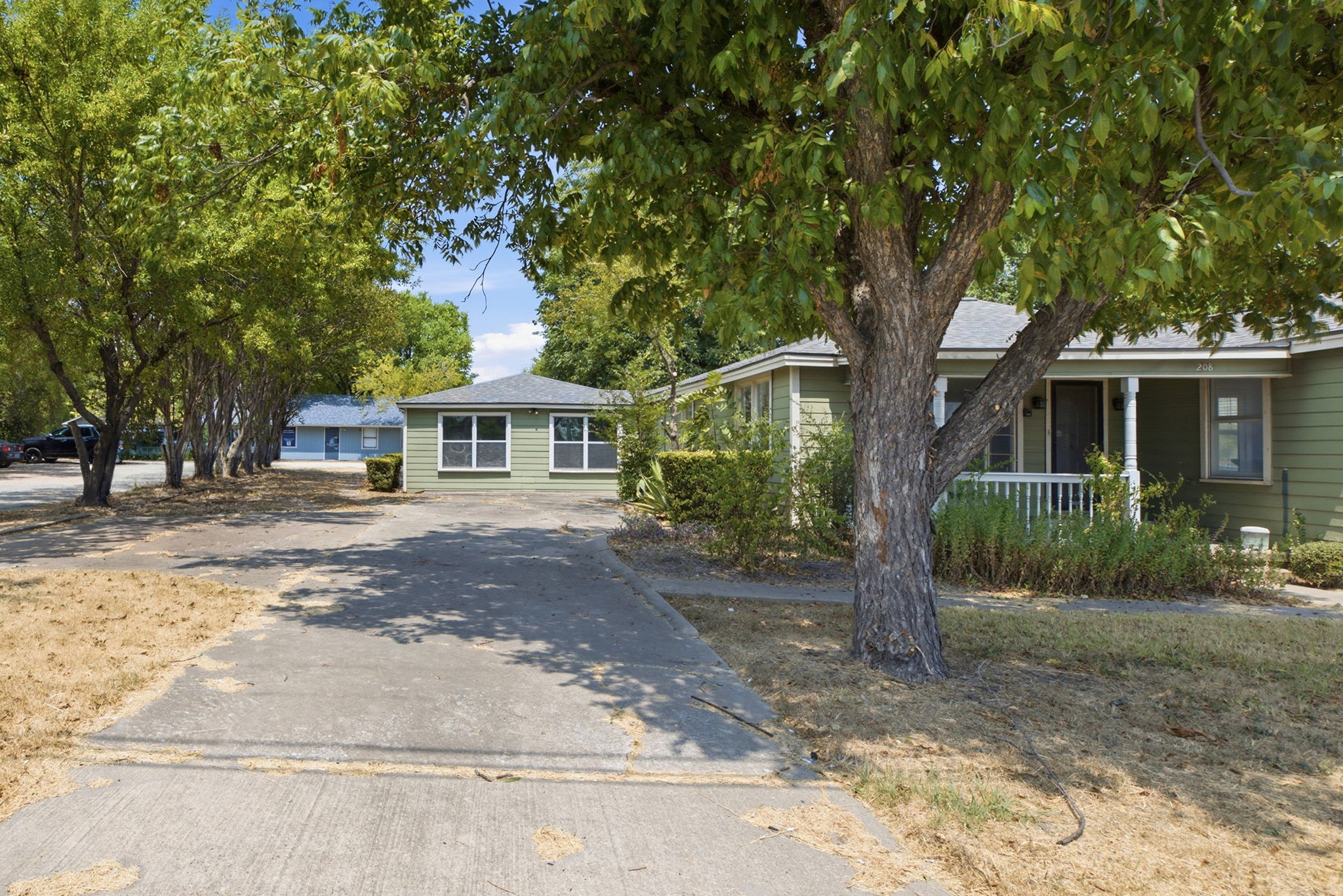 main property photo 34