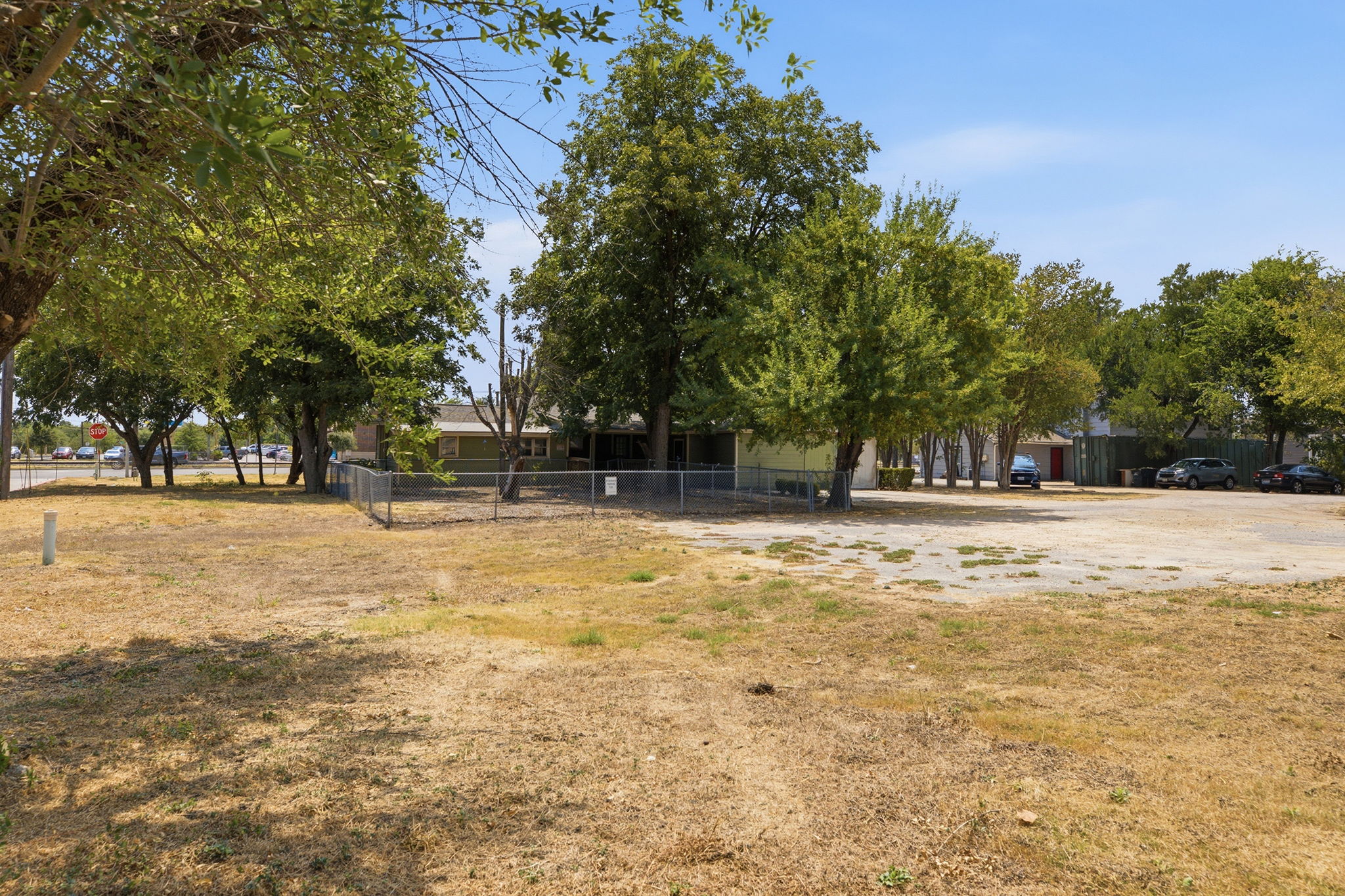 main property photo 37