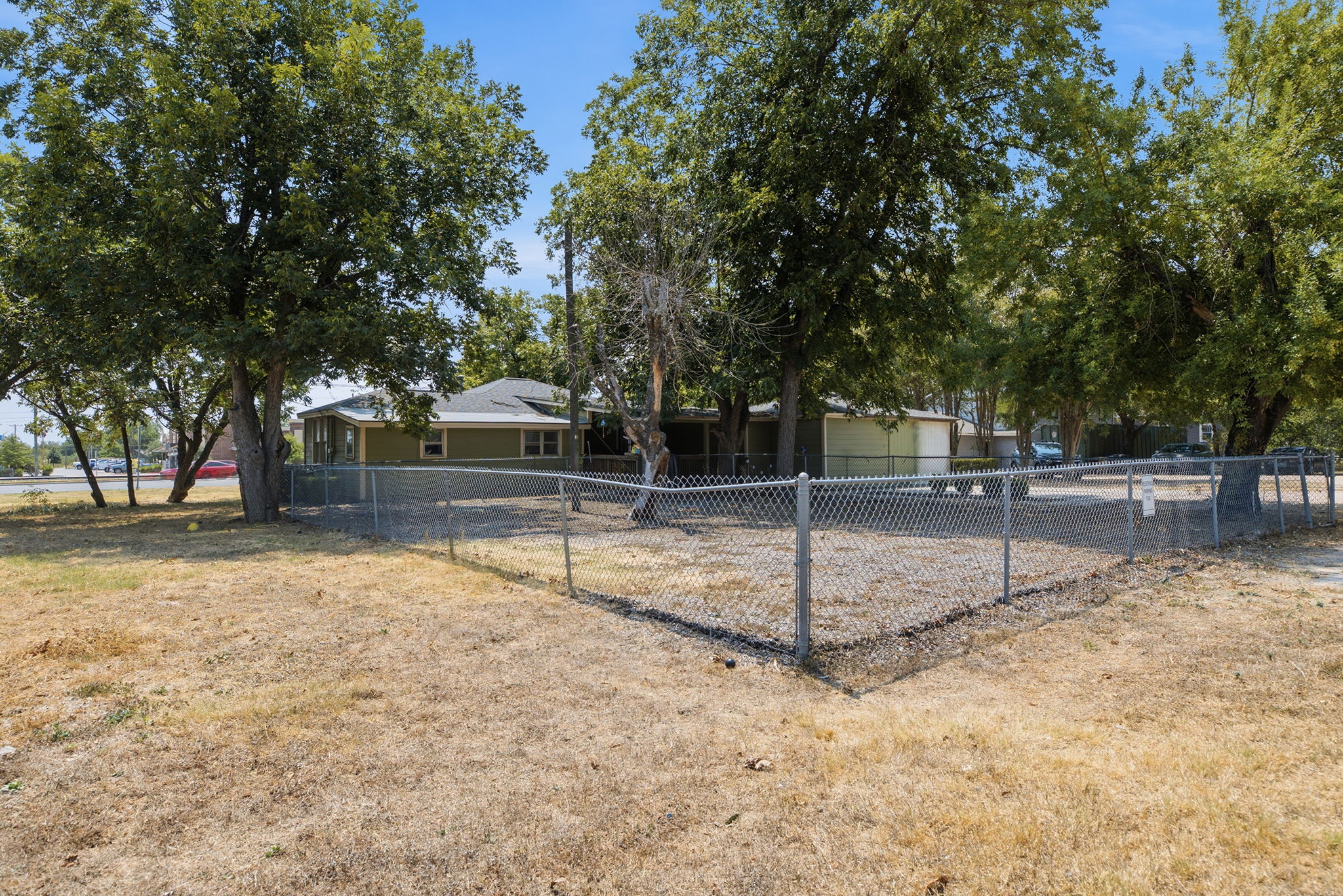 main property photo 38