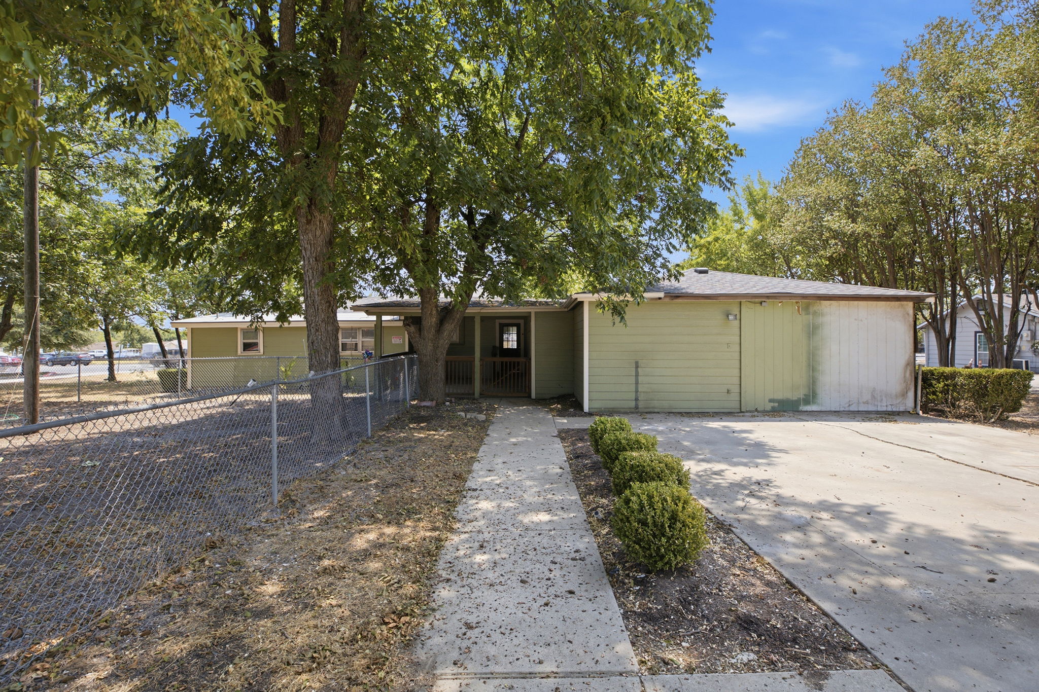 main property photo 39