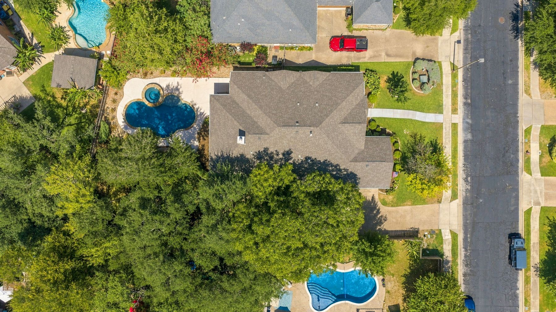 main property photo 31