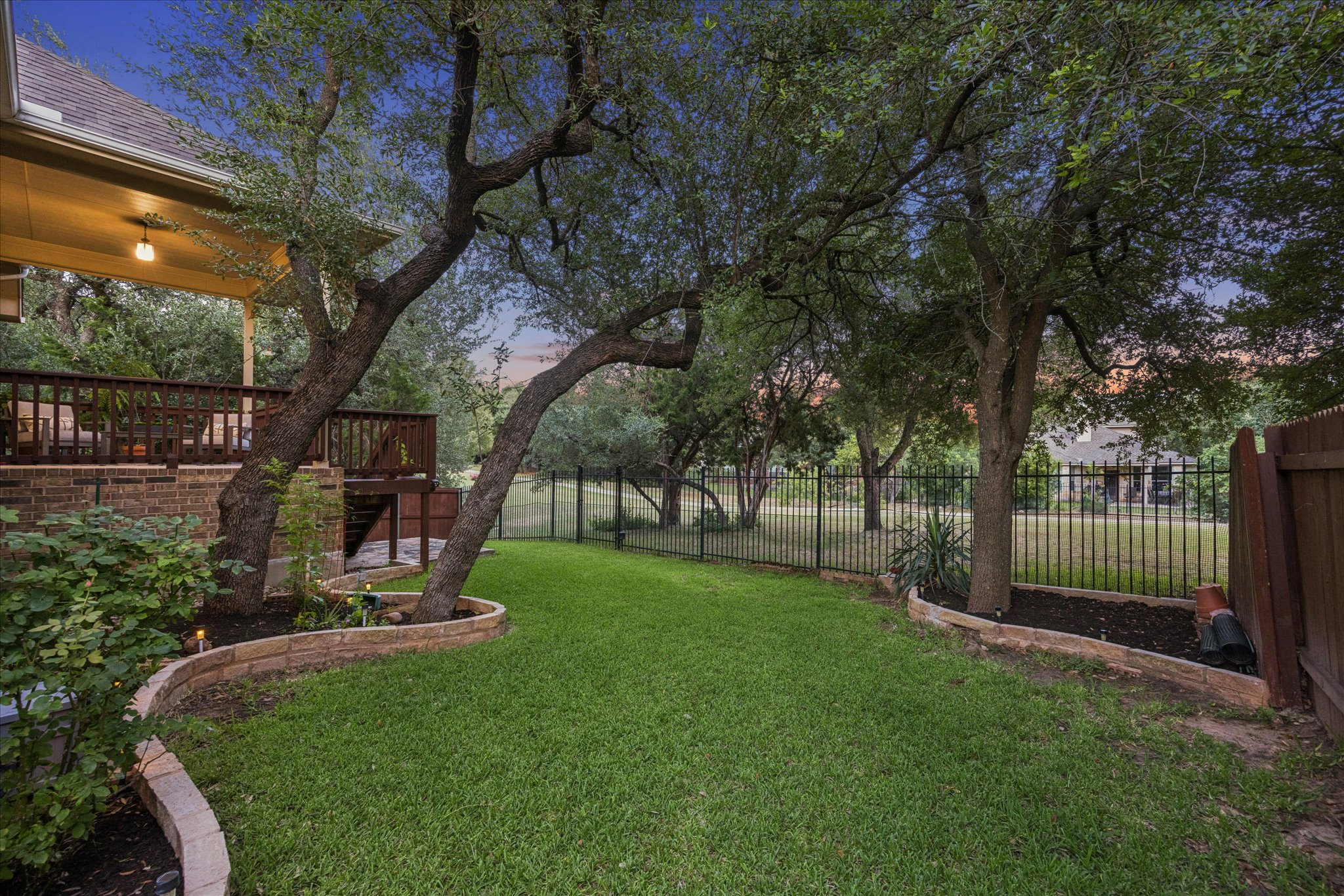 main property photo 28