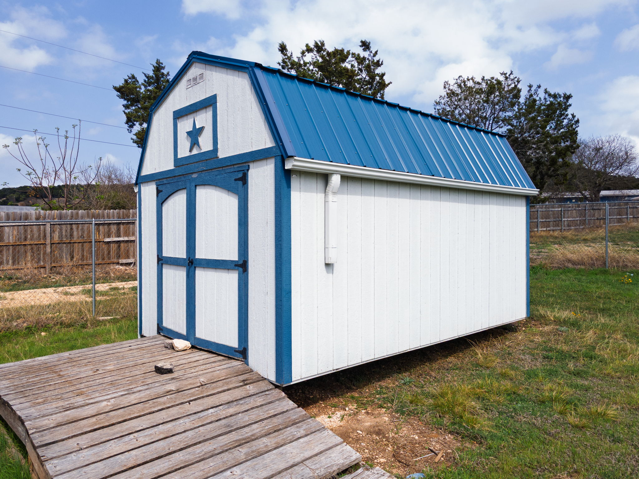 main property photo 23
