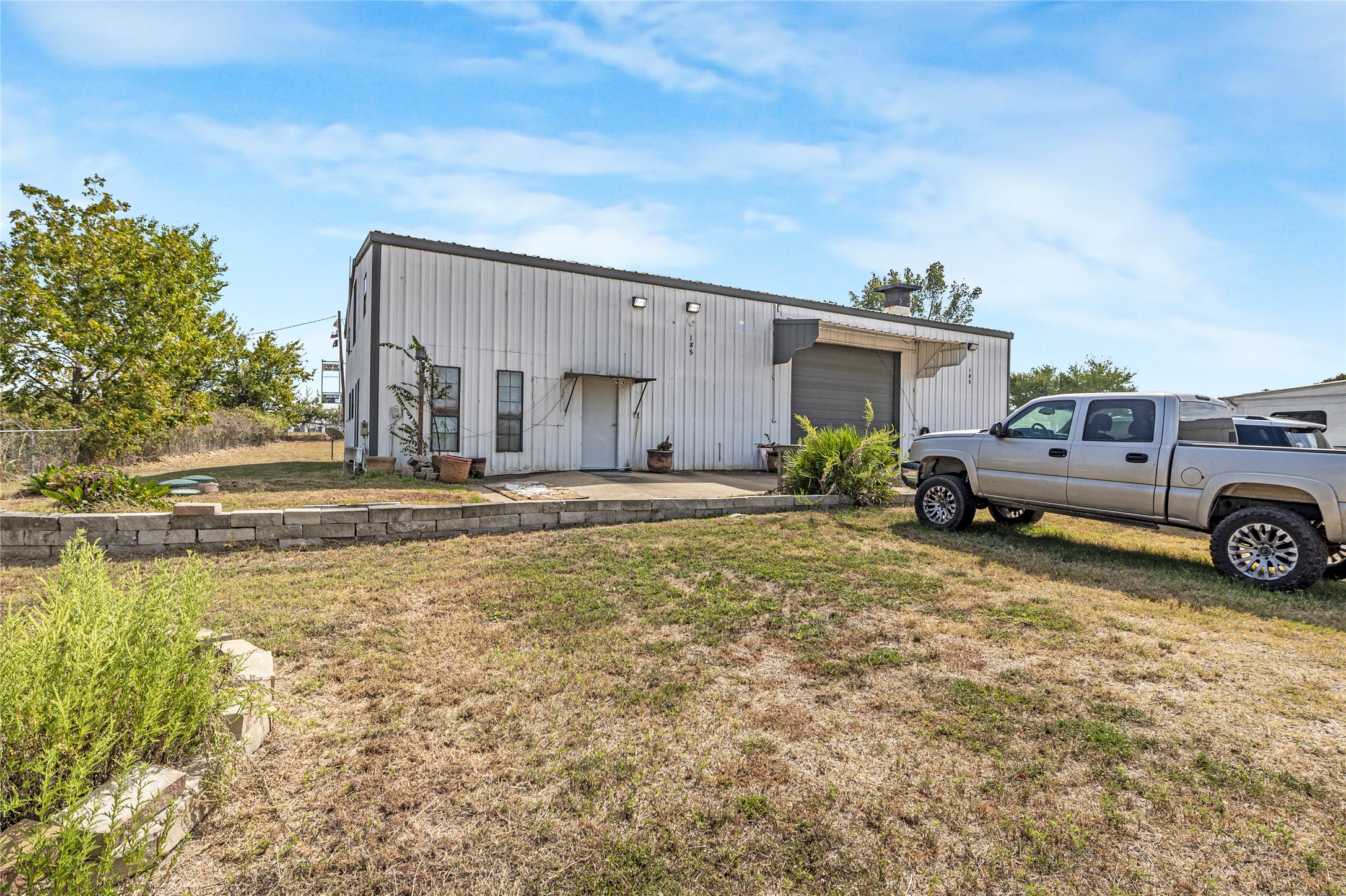 main property photo 25