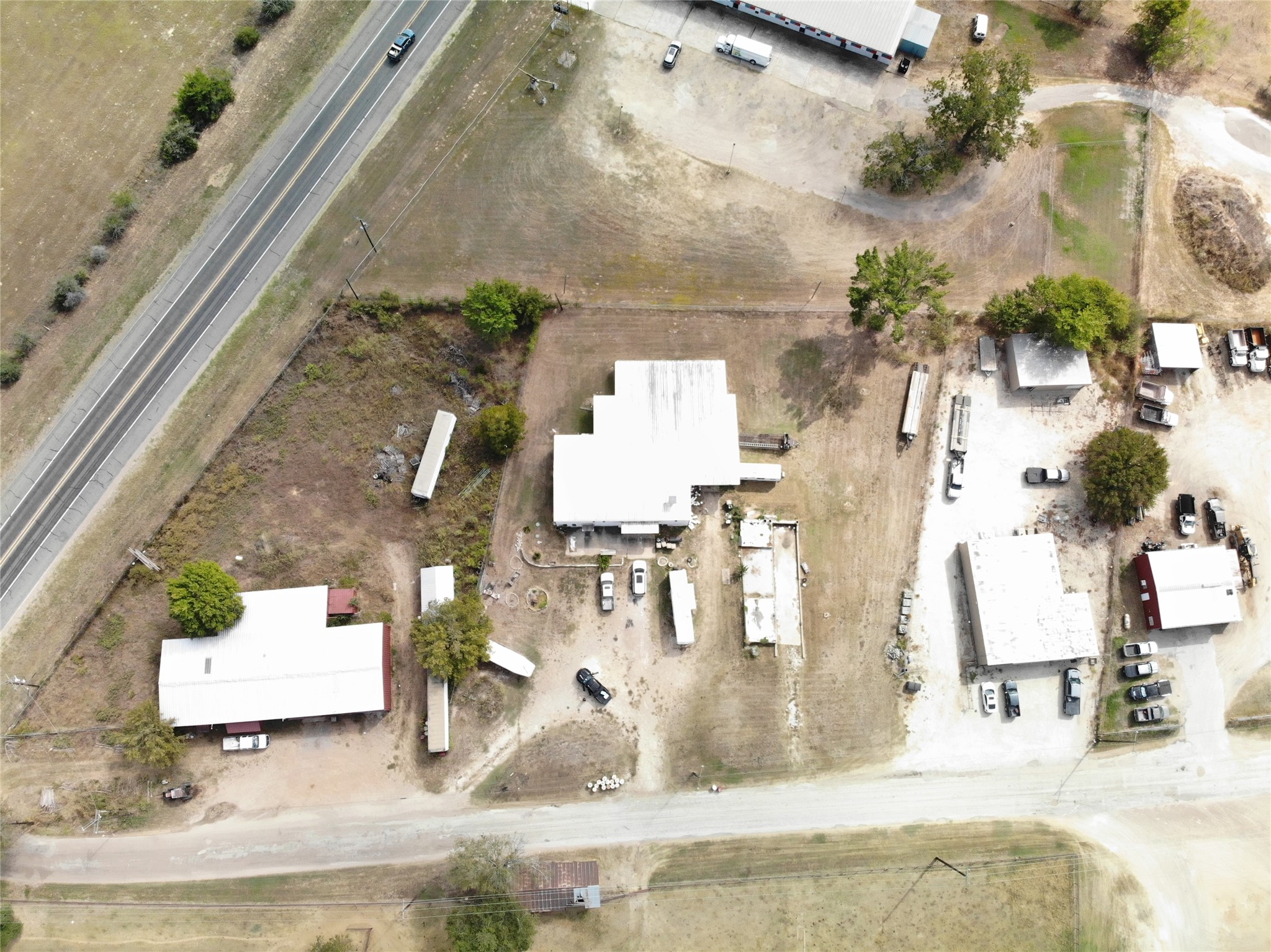 main property photo 32