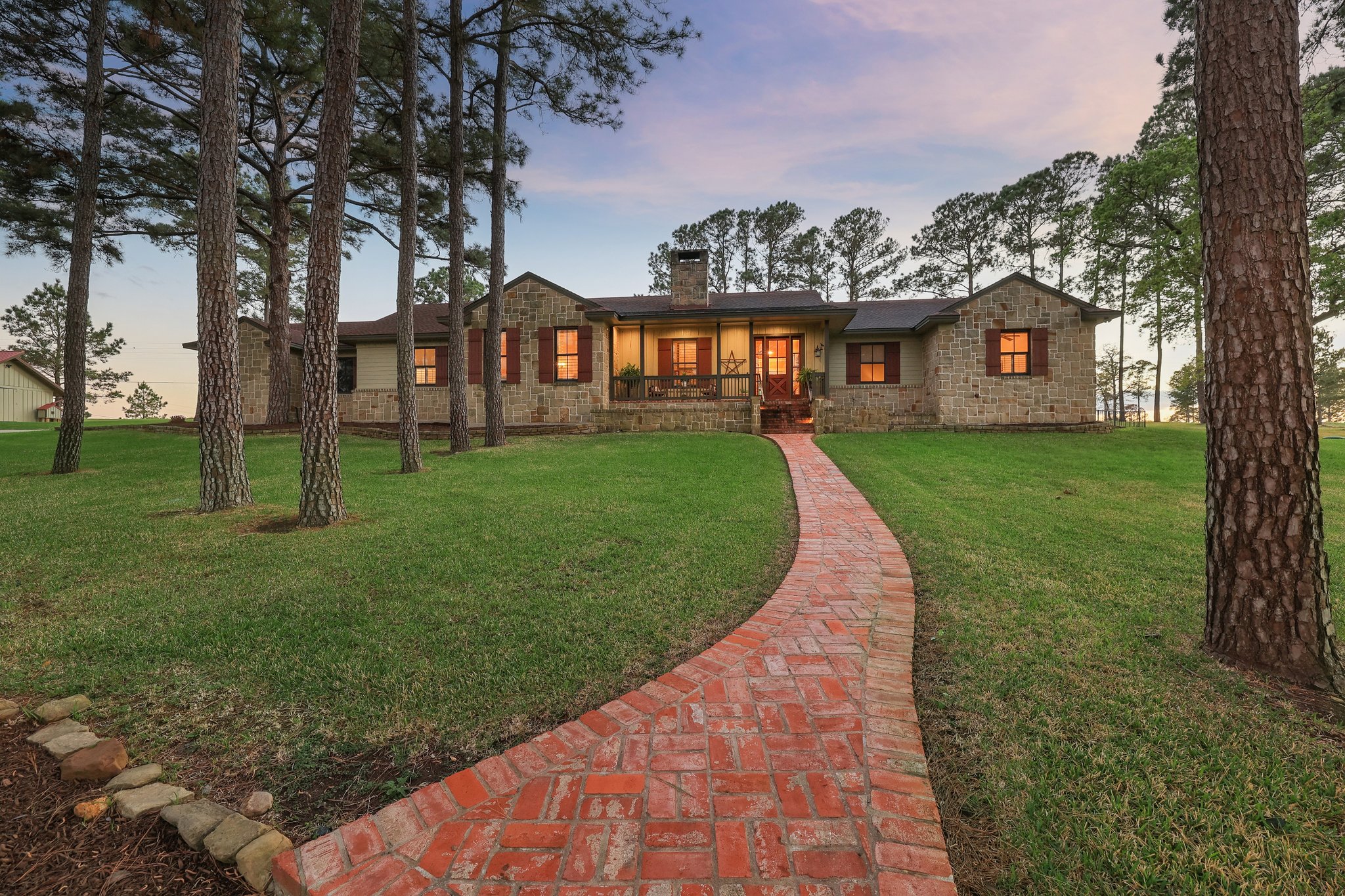 main property photo 4