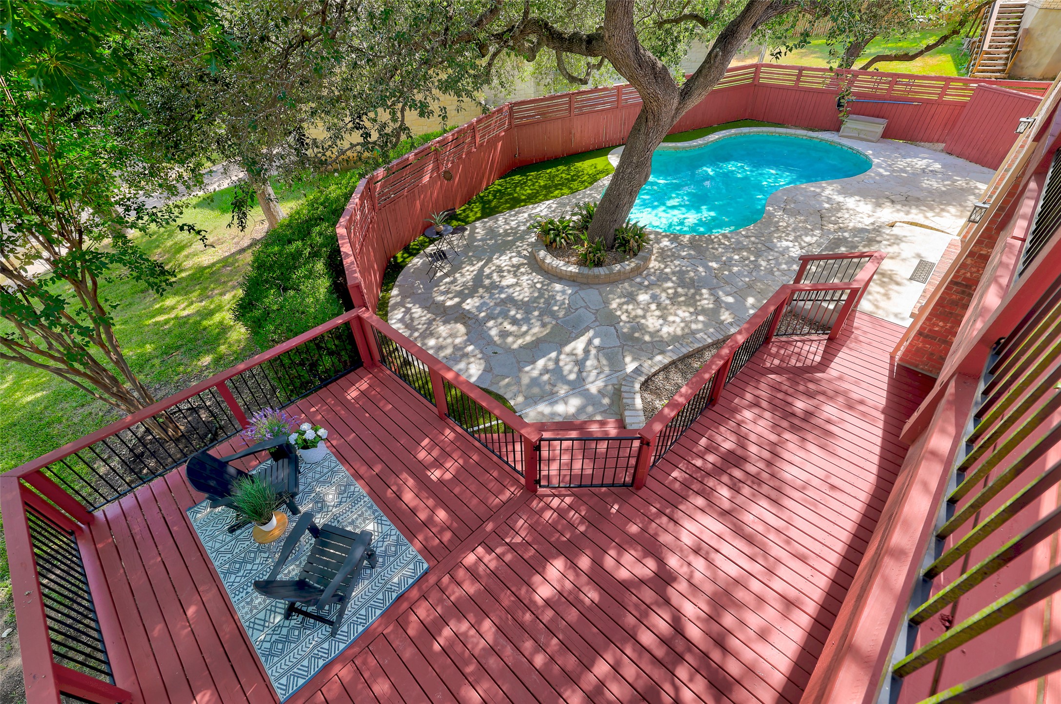 main property photo 34