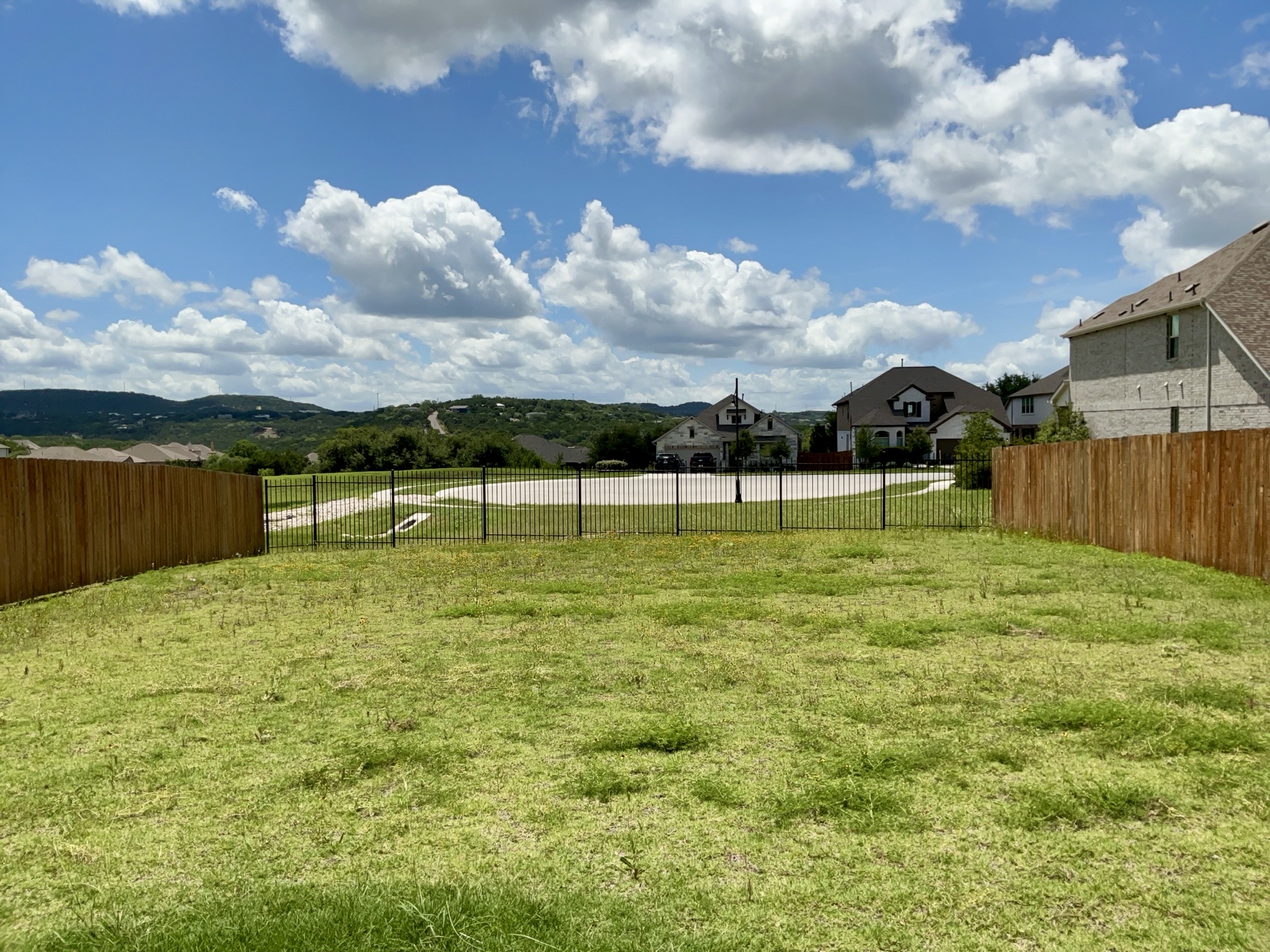 main property photo 25